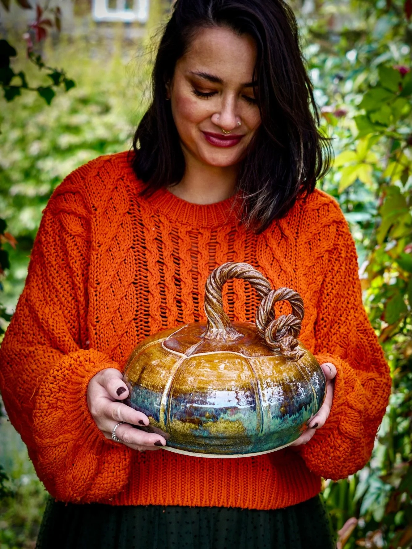 🎃 PUMPKINS 🎃 It&rsquo;s that time of year where I make lots and lots of pumpkins to celebrate the arrival of Autumn and cosy season 🍂I&rsquo;m so excited for Halloween too! 👻 

All these pottery pumpkins will be featuring in my upcoming Hallowed 