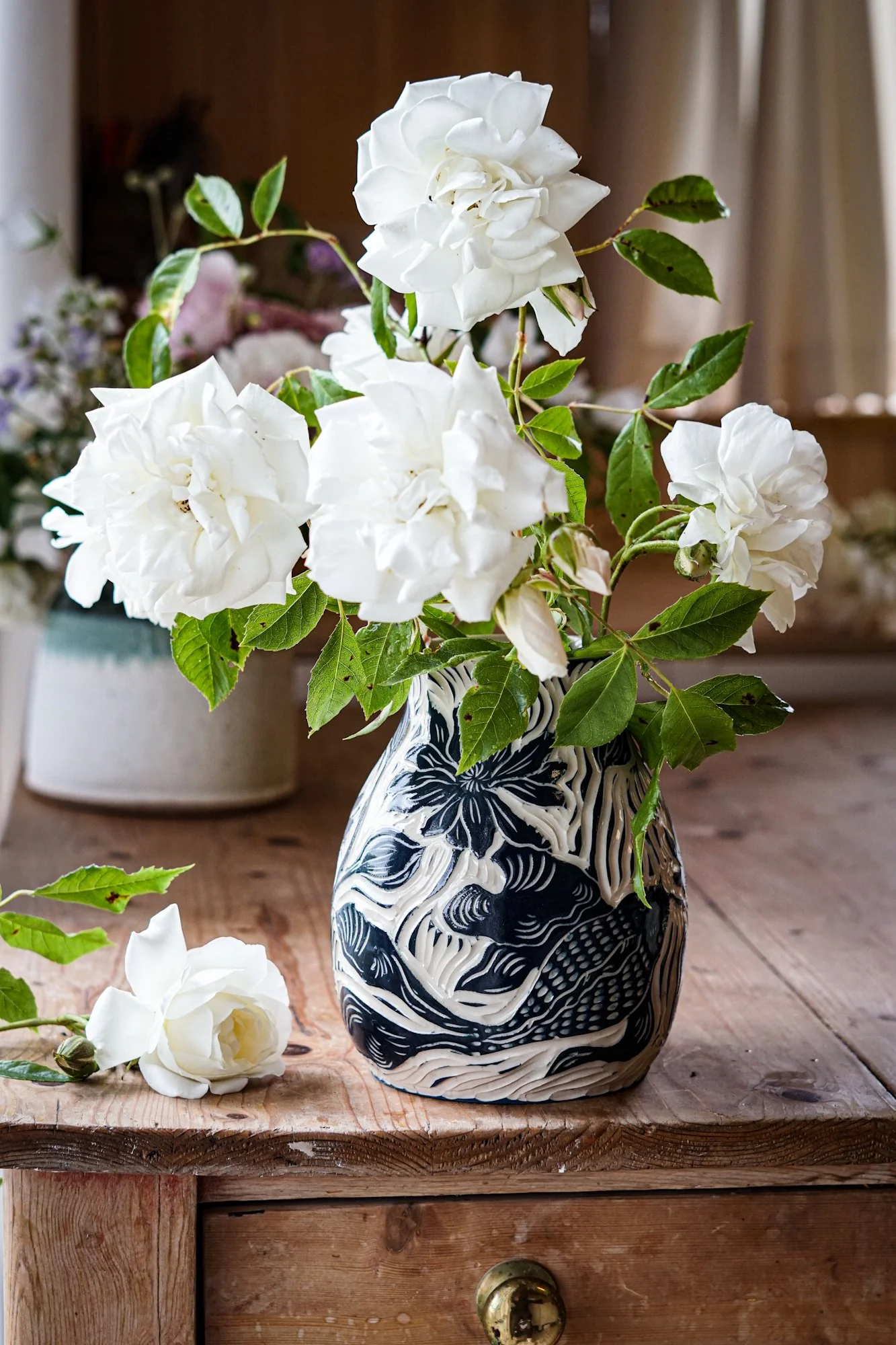 vase-blue-lotus-10.JPG