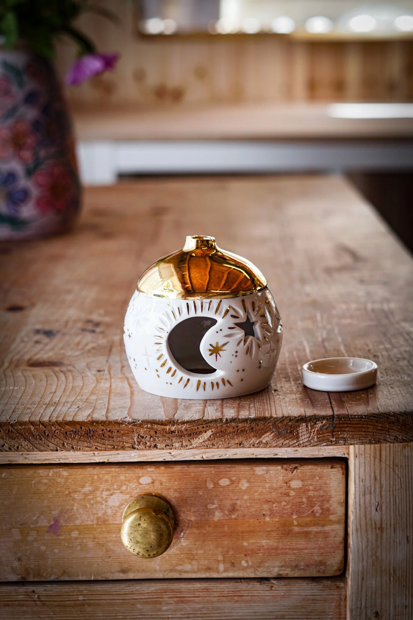 BlankEarth-moon-cottage-gold-01.JPG