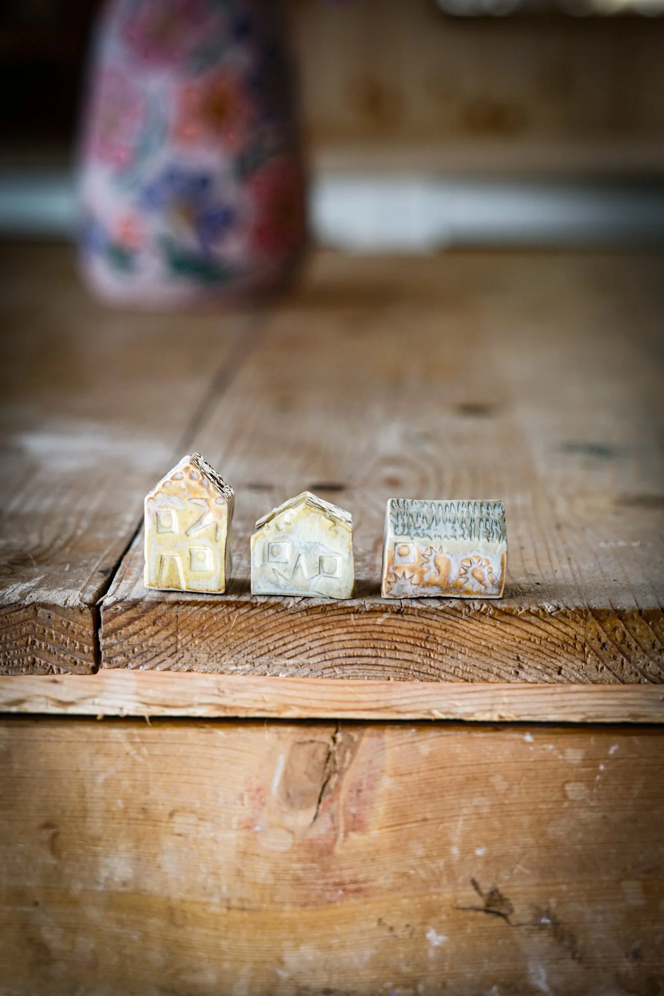 BlankEarth-mini-cottage-yellow-2.JPG