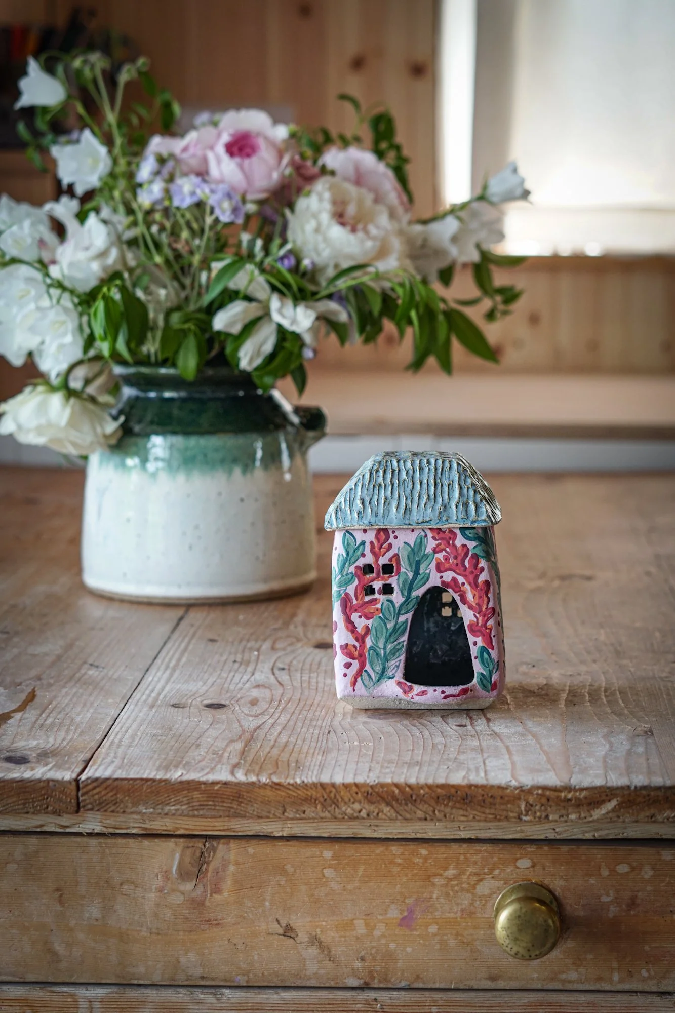 Kurinuki Wax Melter Cottage - Coral
