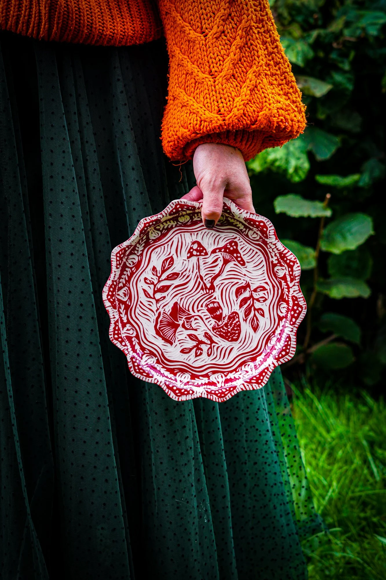Sgraffito Plate - Toadstool