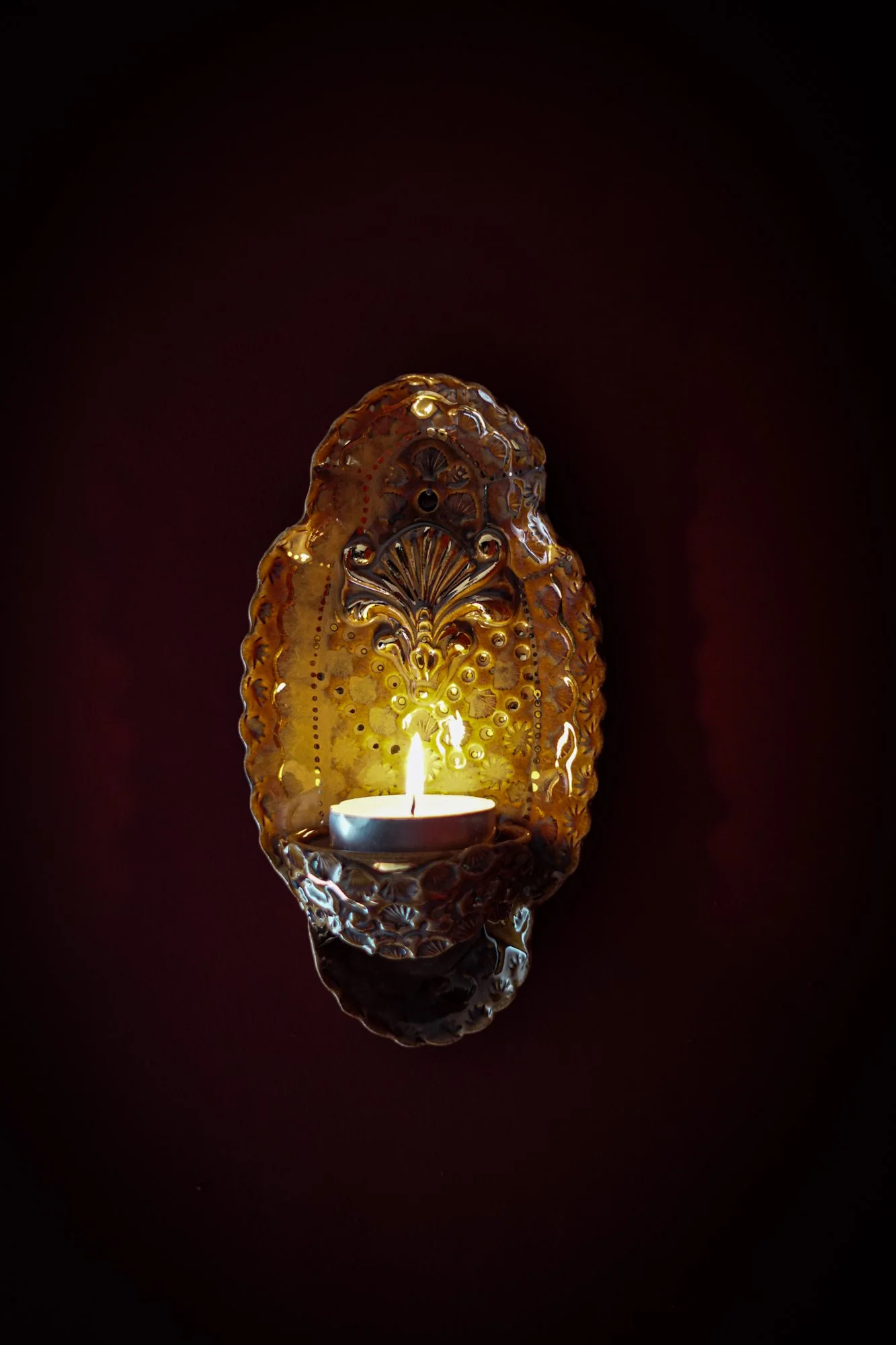 Wall Sconce - Gilded Shell