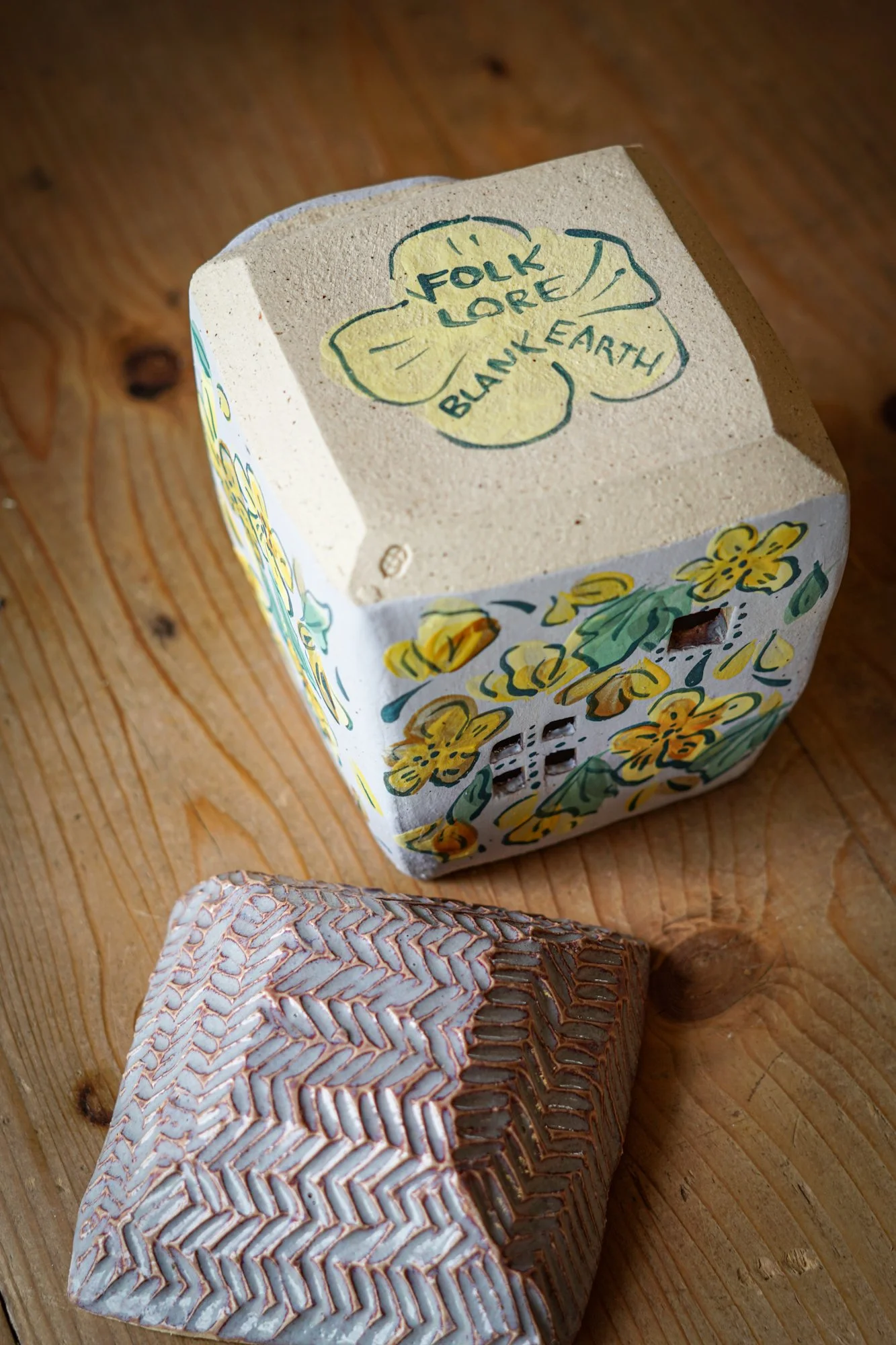 wax-cottage-buttercup-03.JPG