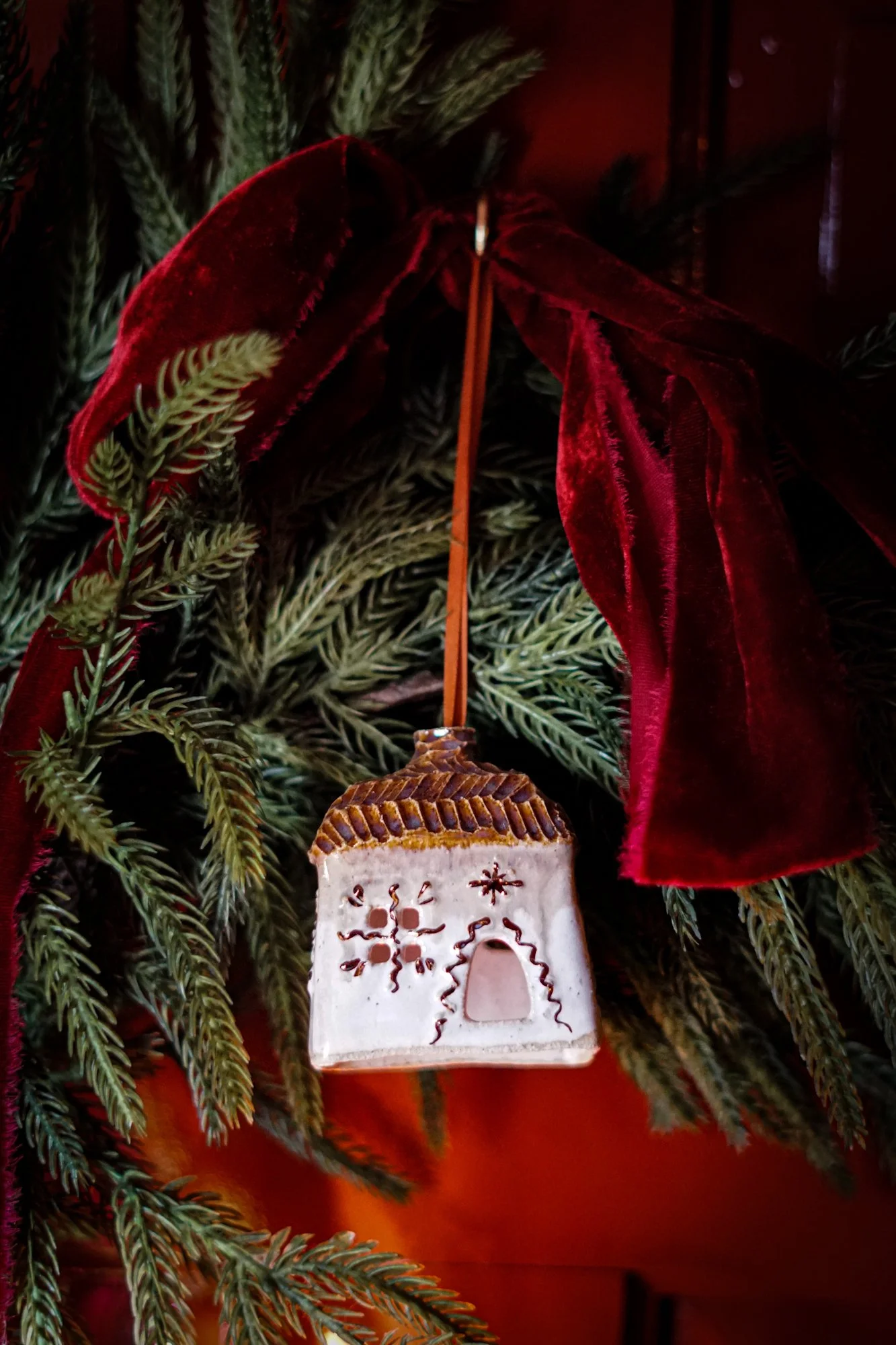 xmas-cottage-sunset-white-09.JPG