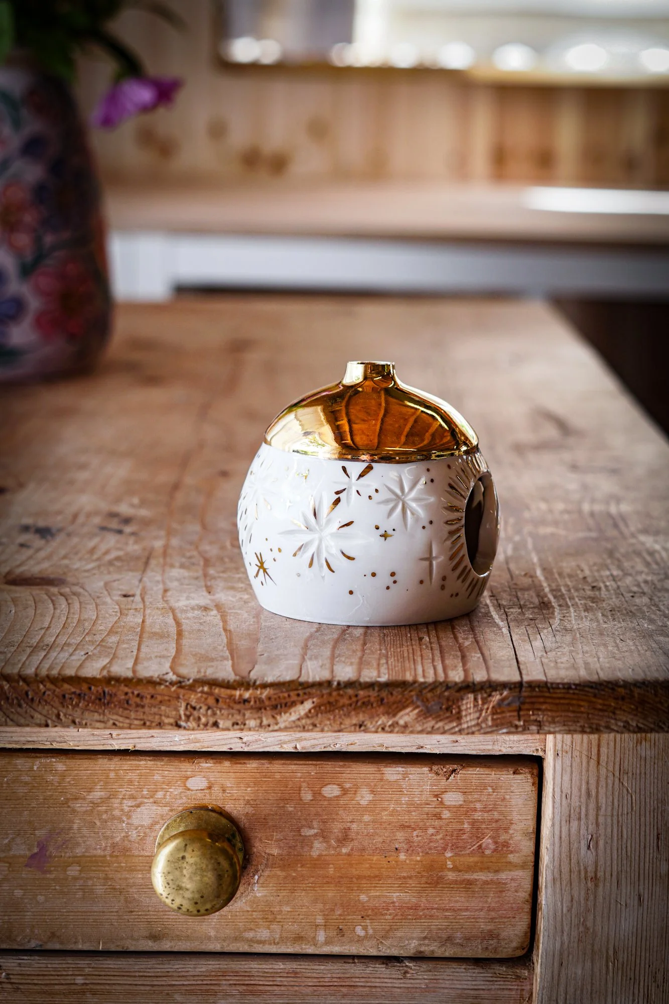 BlankEarth-moon-cottage-gold-03.JPG