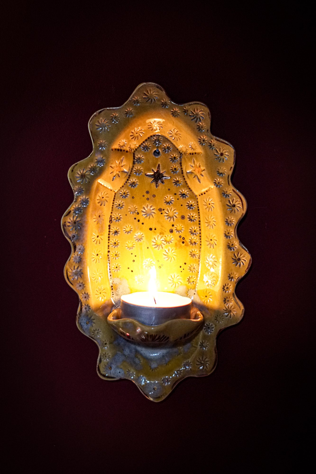 BlankEarth-sconce-yellow-6.JPG
