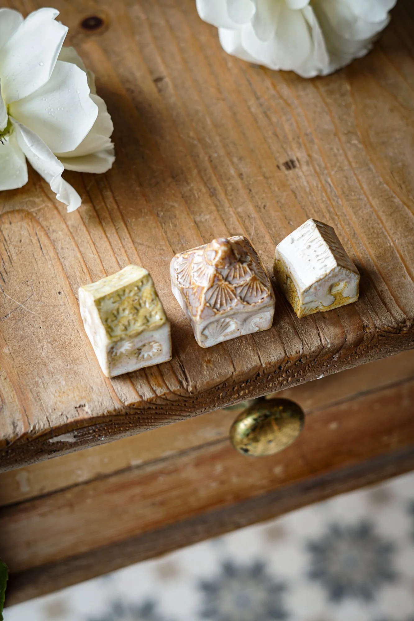 tiny-cottage-neutrals-5.JPG