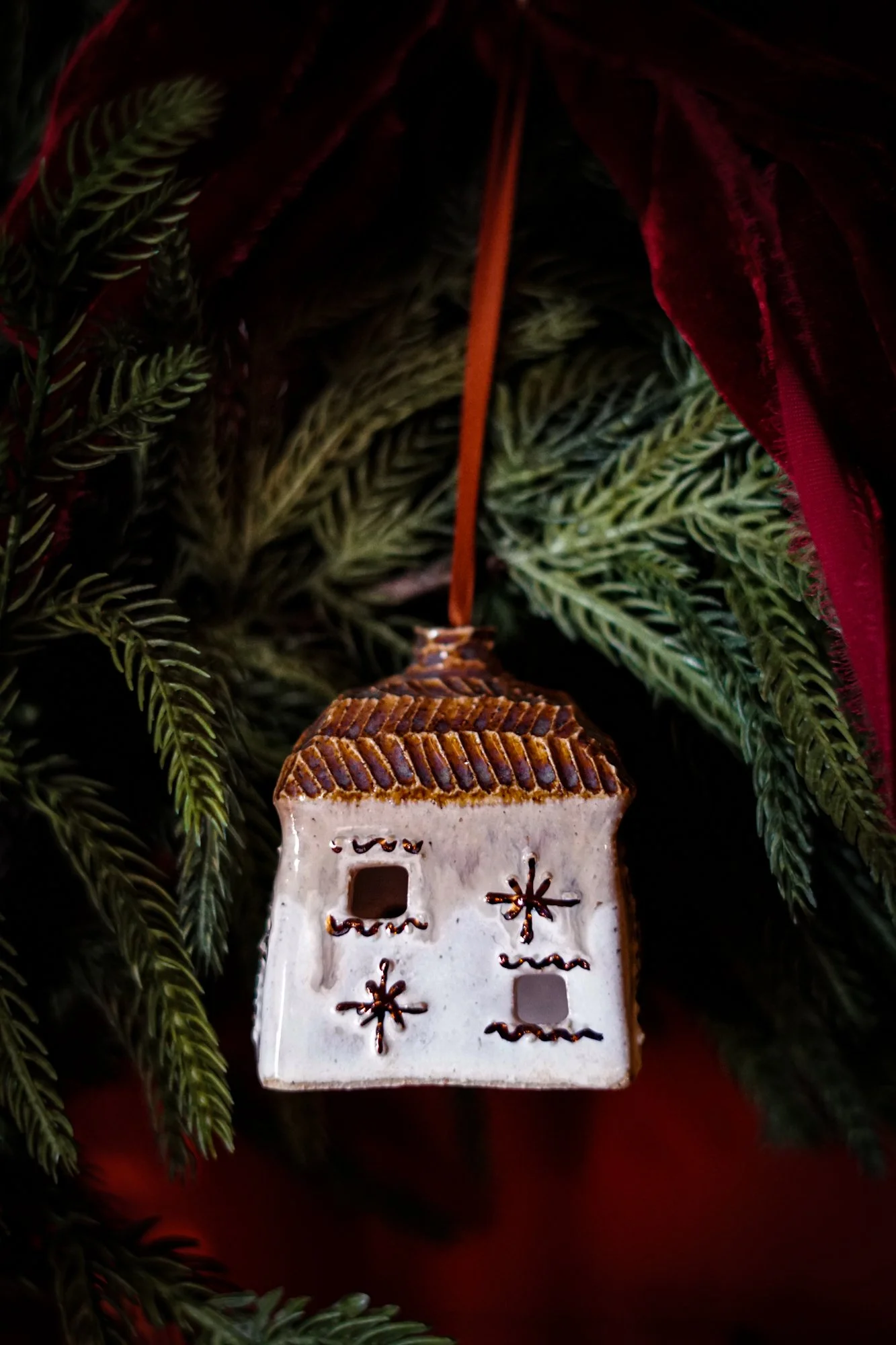 xmas-cottage-sunset-white-11.JPG