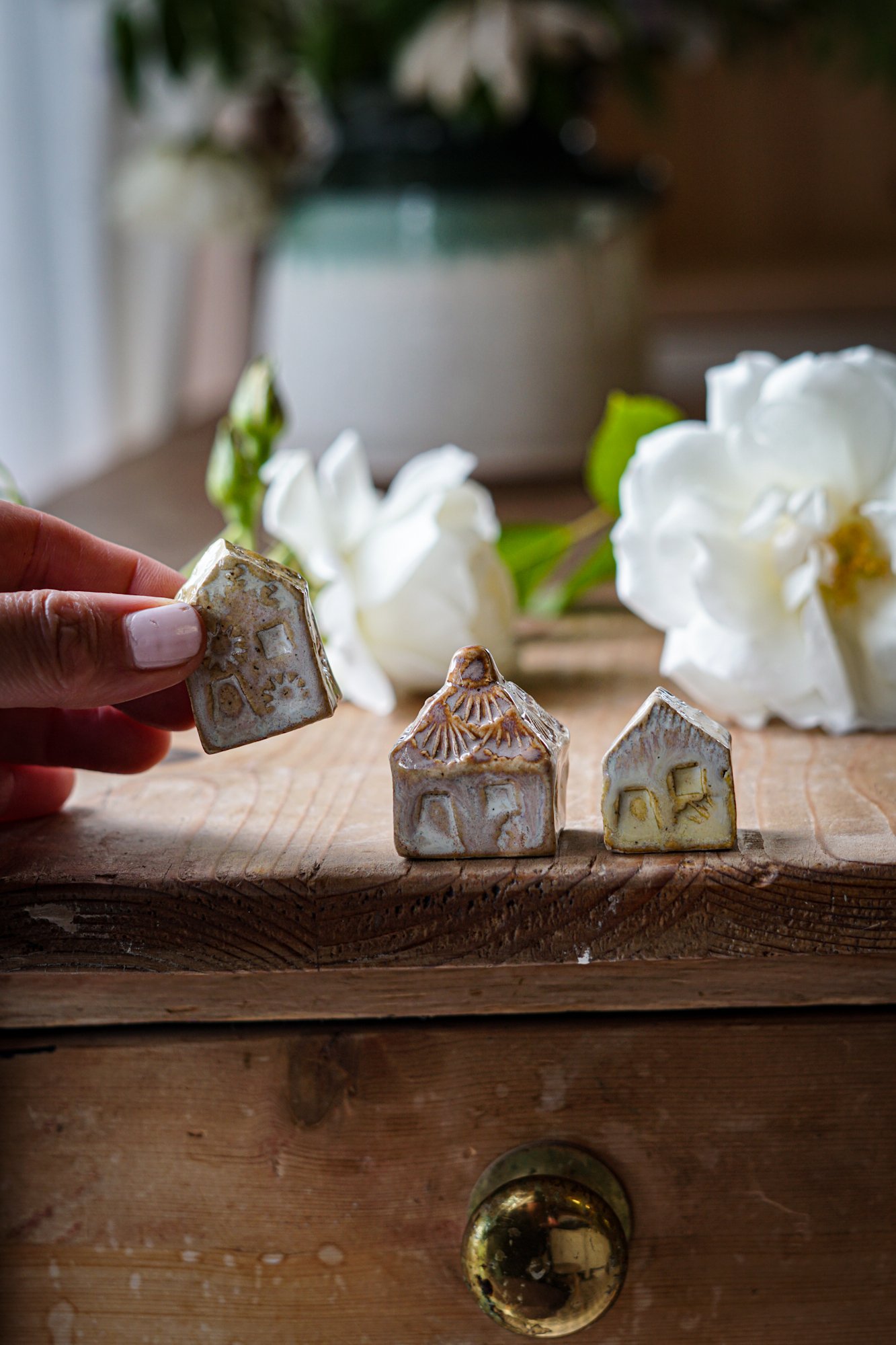 tiny-cottage-neutrals-2.JPG