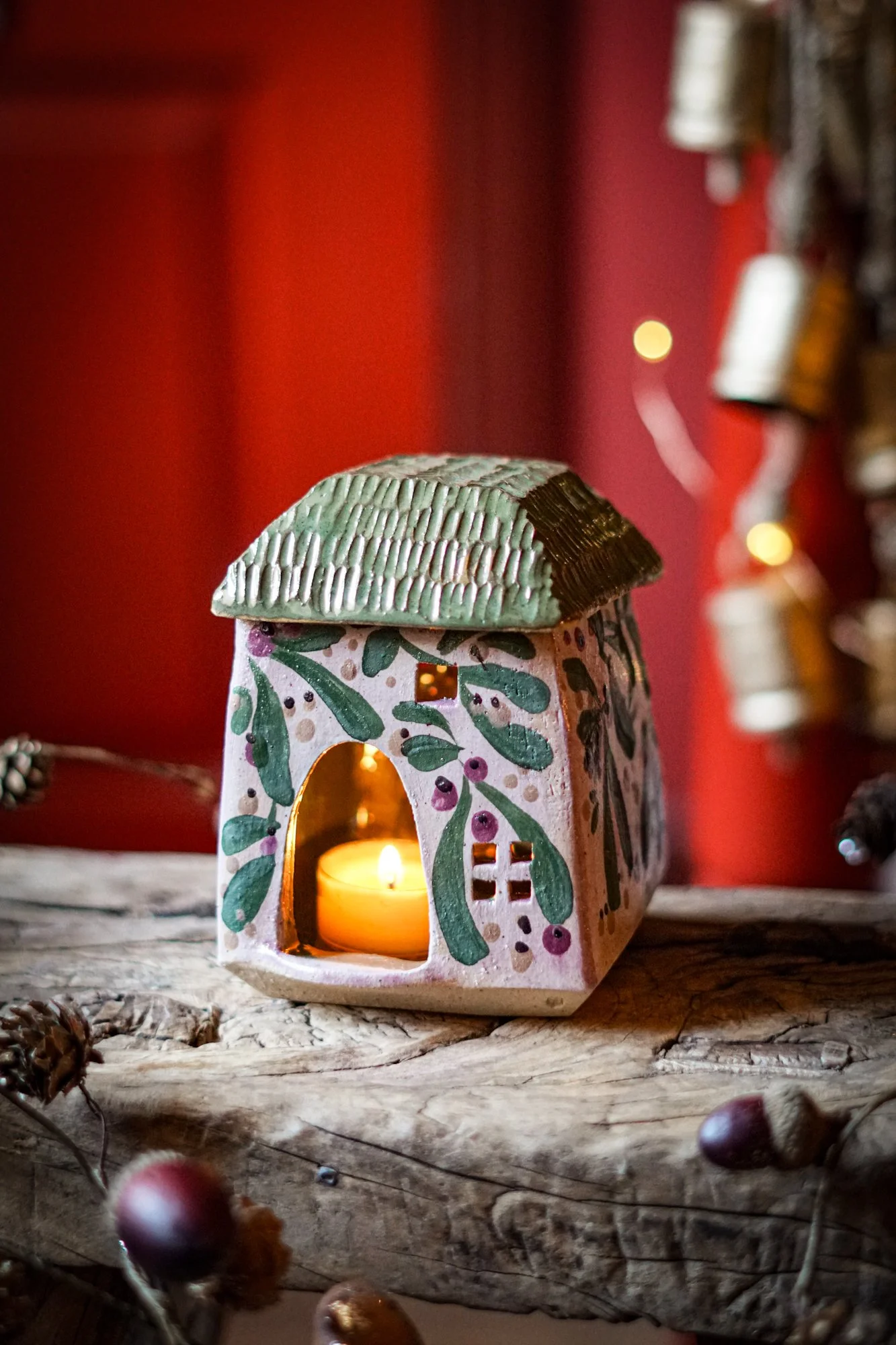 wax-melt-cottage-forest-mistletoe-6.JPG