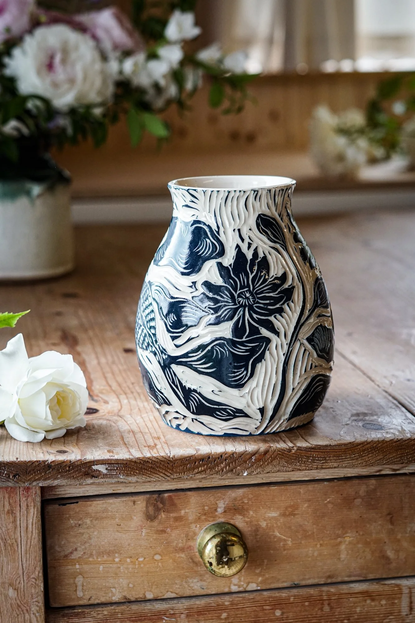 vase-blue-lotus-09.JPG
