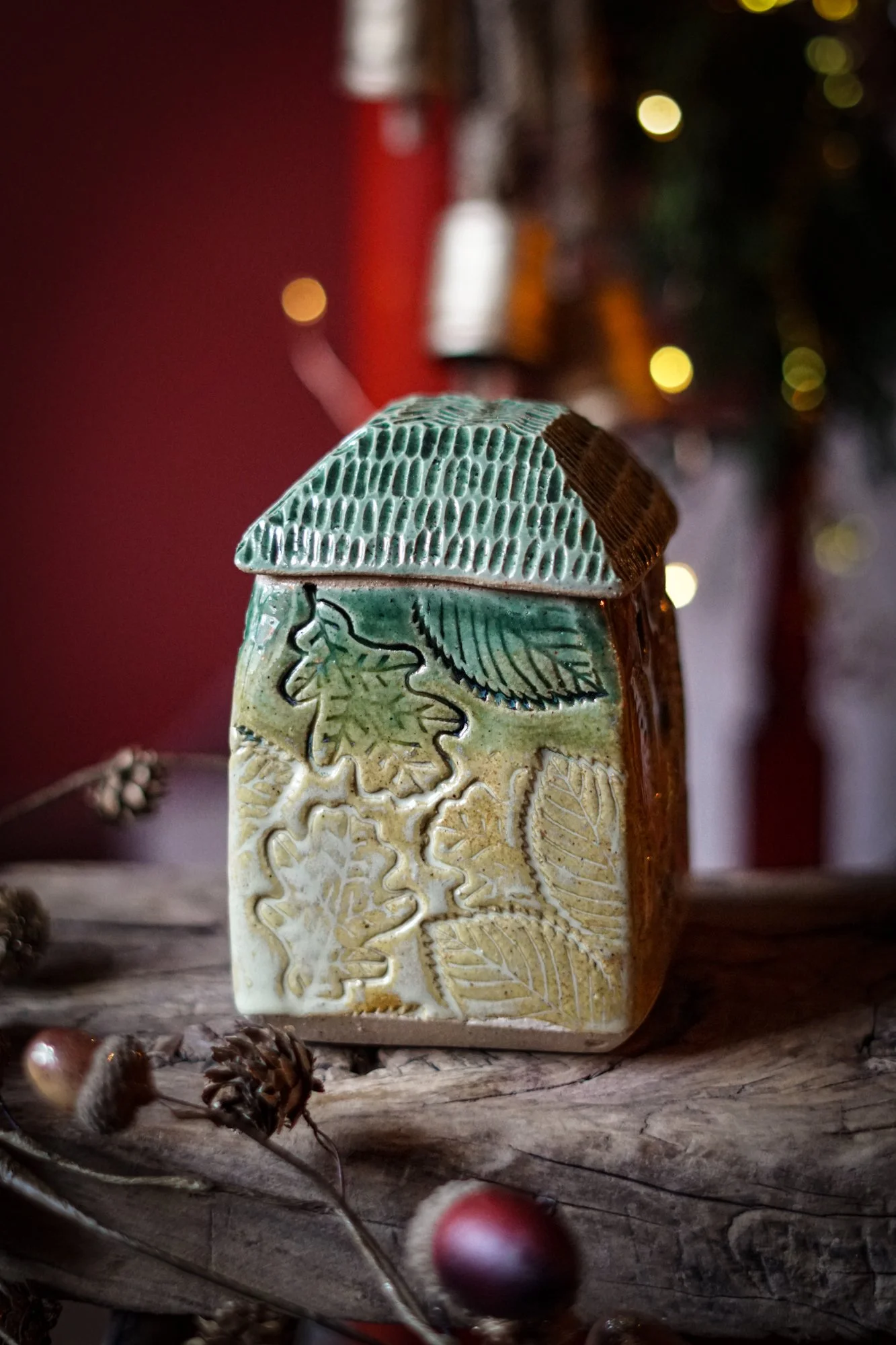 wax-melt-cottage-forest-yellow-02.JPG