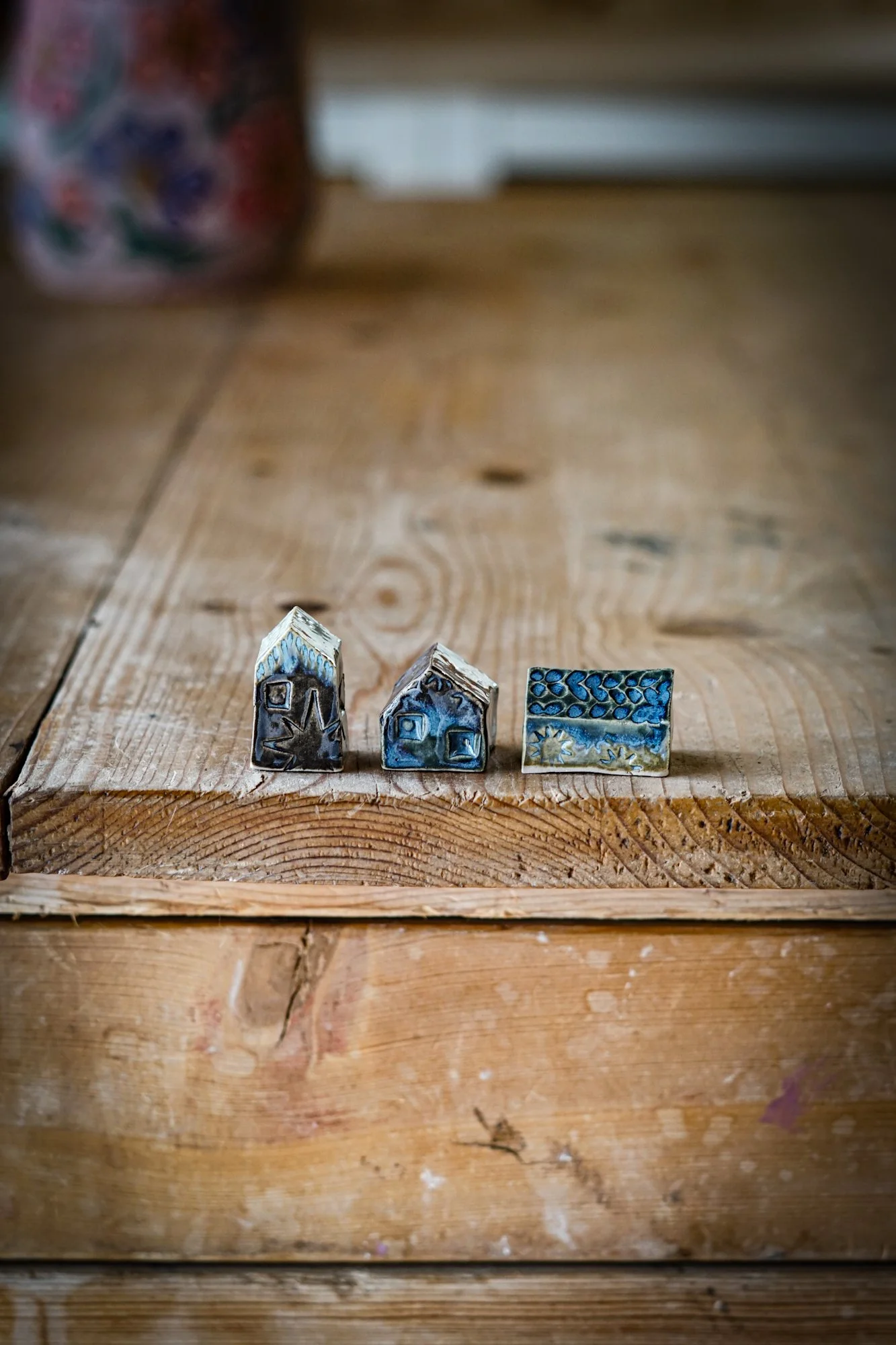 BlankEarth-mini-cottage-darkblue-2.JPG