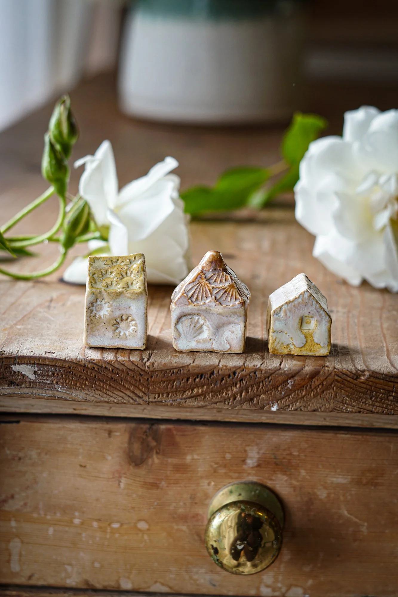 tiny-cottage-neutrals-6.JPG