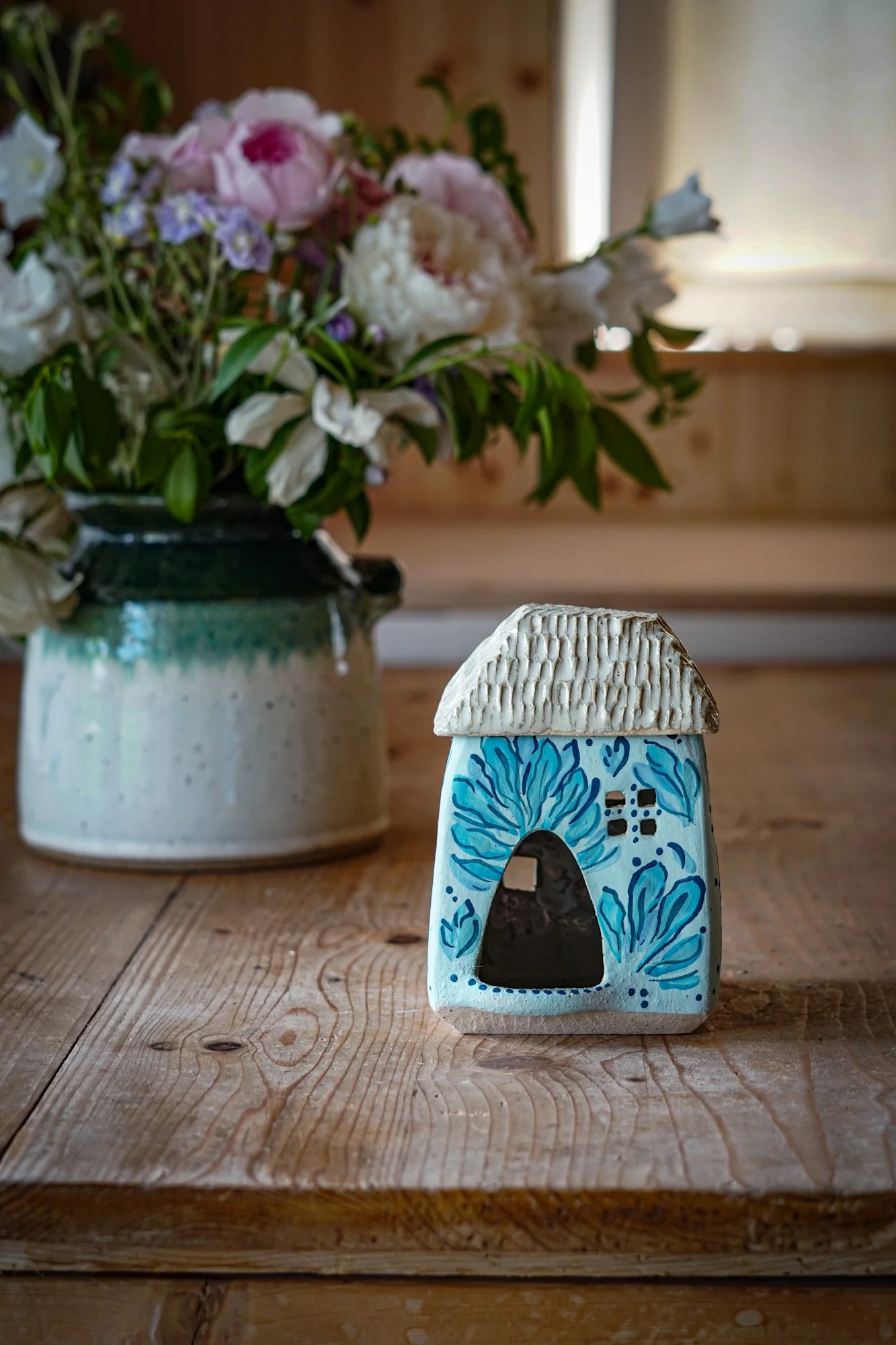 wax-cottage-blue-lotus-01.JPG