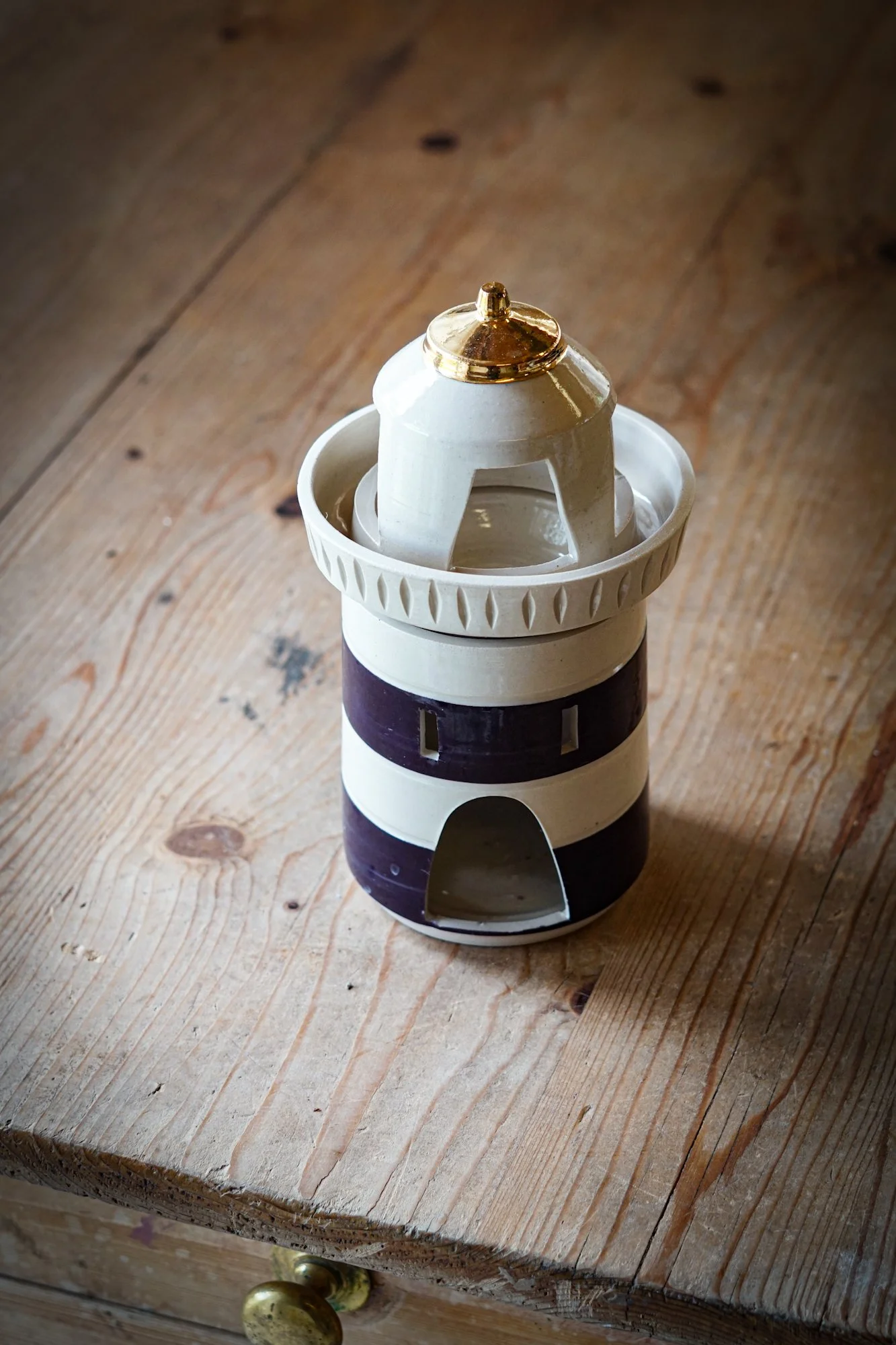 lighthouse-purple-04.JPG