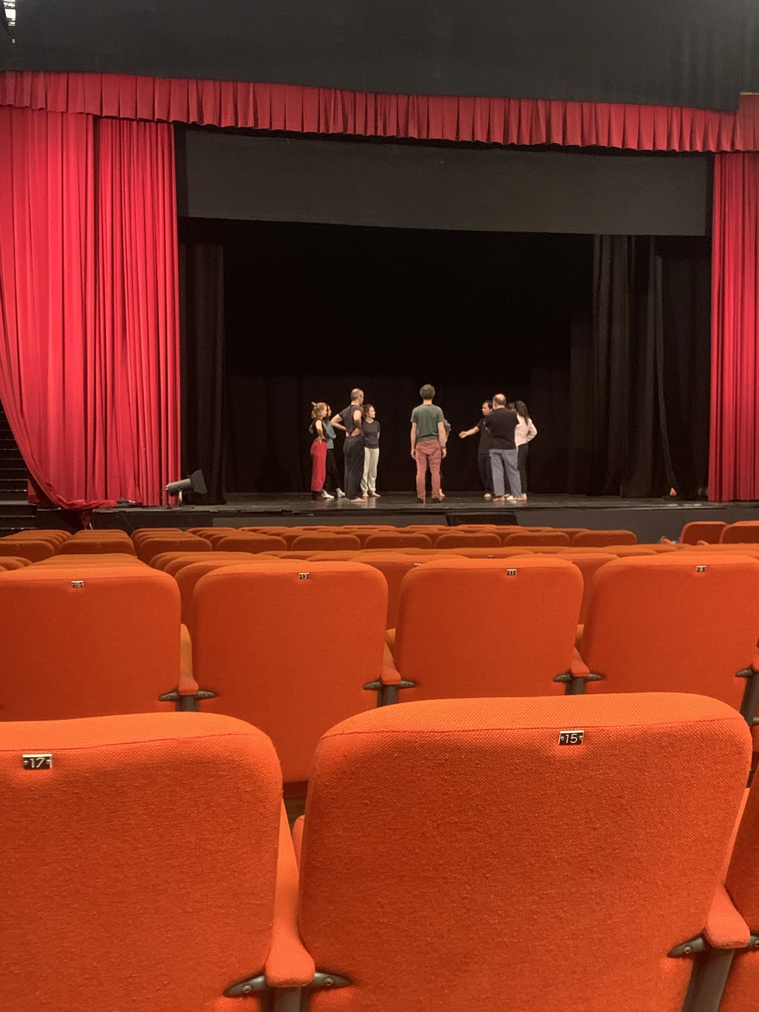 Amateurs in theater.jpg