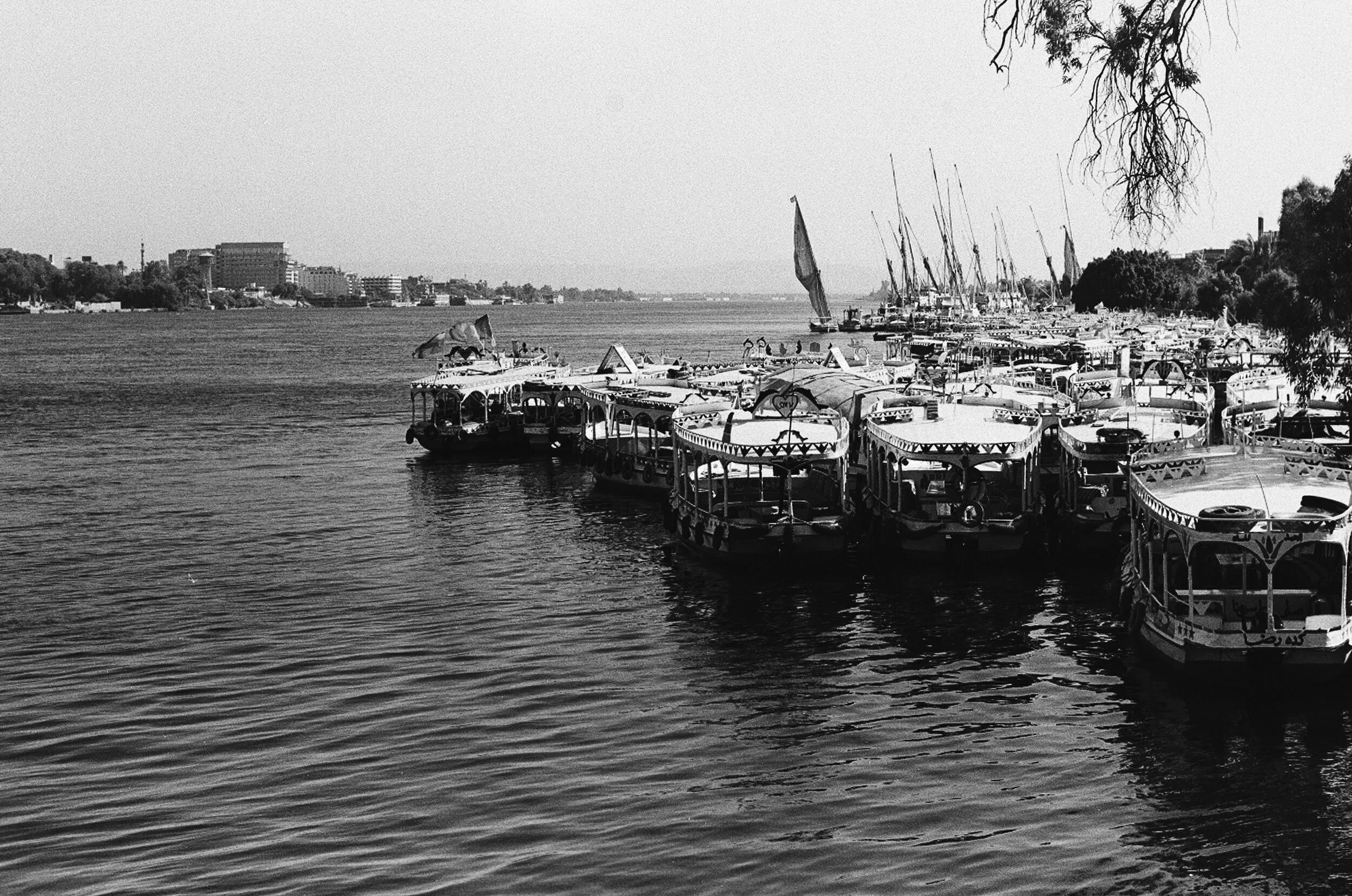 Boats+in+Nile+River+banks,+Luxor+-+Egypt.jpg