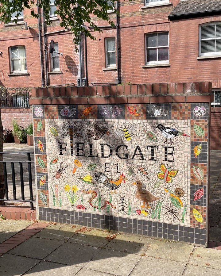 ☀️A lovely morning at Fieldgate Communal Garden where we were running the first of 3 sessions with the woman&rsquo;s gardening group! 

🌱There are 14 women who use the space to grow vegetables each year.

🌱We made plans for extra planters, prepared