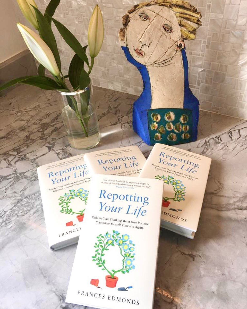 So lovely to see your ordered copies arriving! 💚🌱🪴 A great gift for any friend going though a change in their life! #RepottingYourLife 

#florish#grow#mindgrowth#lifelessons#lifecoach#lifecoaching#empowerment#empoweryourself#rejuvenation#lifechang