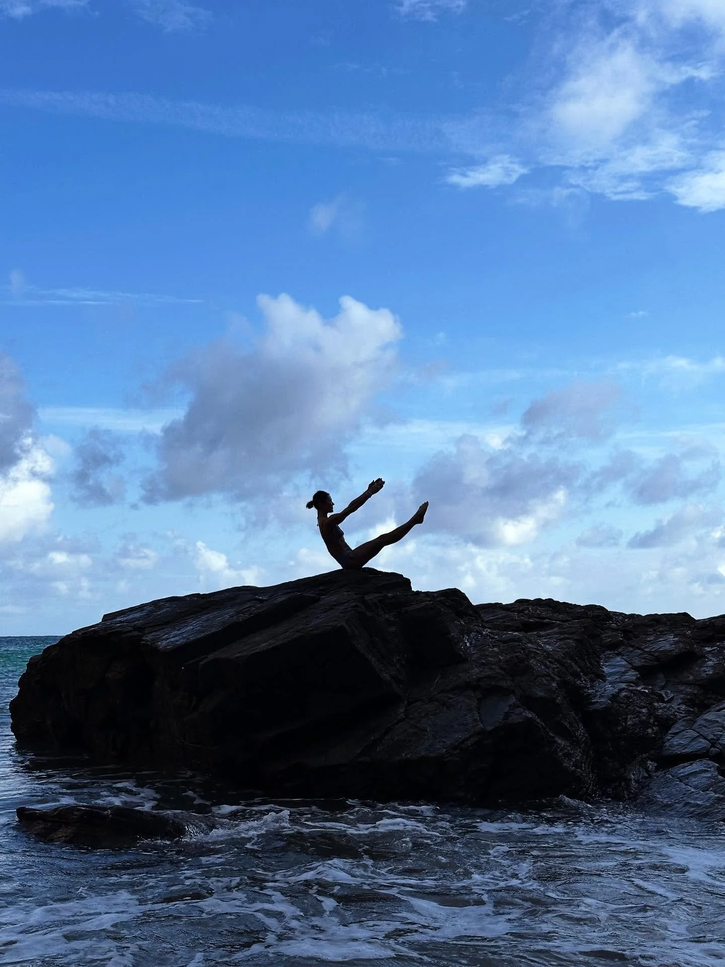 🔹 &ldquo;Sometimes, reaching out and taking someone&rsquo;s hand is the
beginning of a journey. At other times, it is allowing another to take yours.&rdquo; ~ Vera Nazarian 💫
.
➡️ #BeKind #Always 🤍
.
🔹 Photo Credit: @danielcoxfilm 💫
.
🔹 Happy S