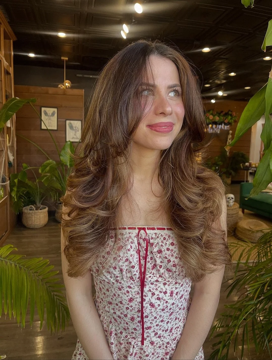 She is the moment 🤎
Artists: @mollyalycecasso @jrobleshair