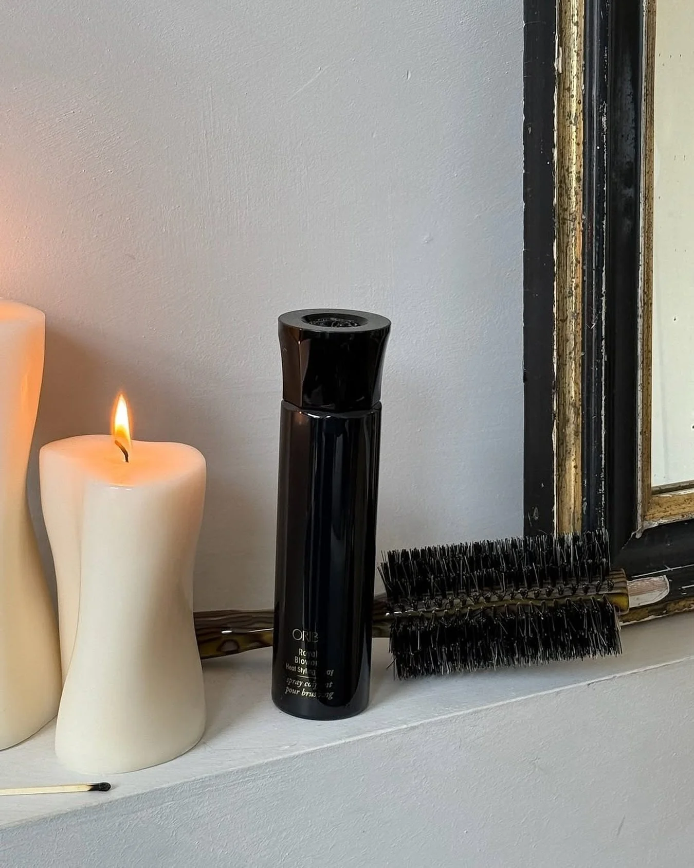 Give your blowout ritual the royal treatment. 🖤

Royal Blowout Heat Styling Spray delivers the sleek, glossy finish of a salon blowout&ndash;without ever leaving your throne (aka your vanity)