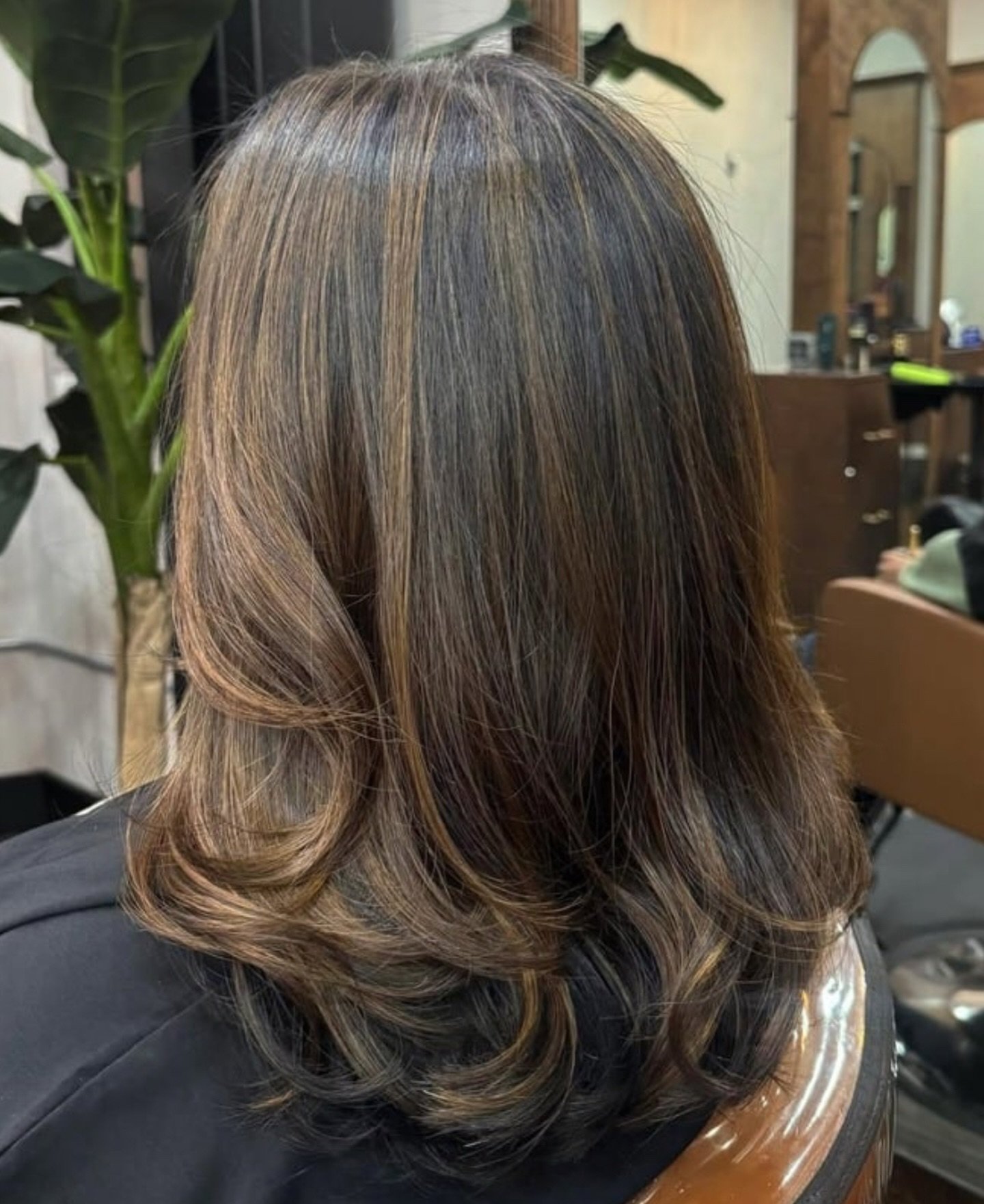 Chocolaty rich brunettes>> 
Artist: @keepaustincolorful.hair