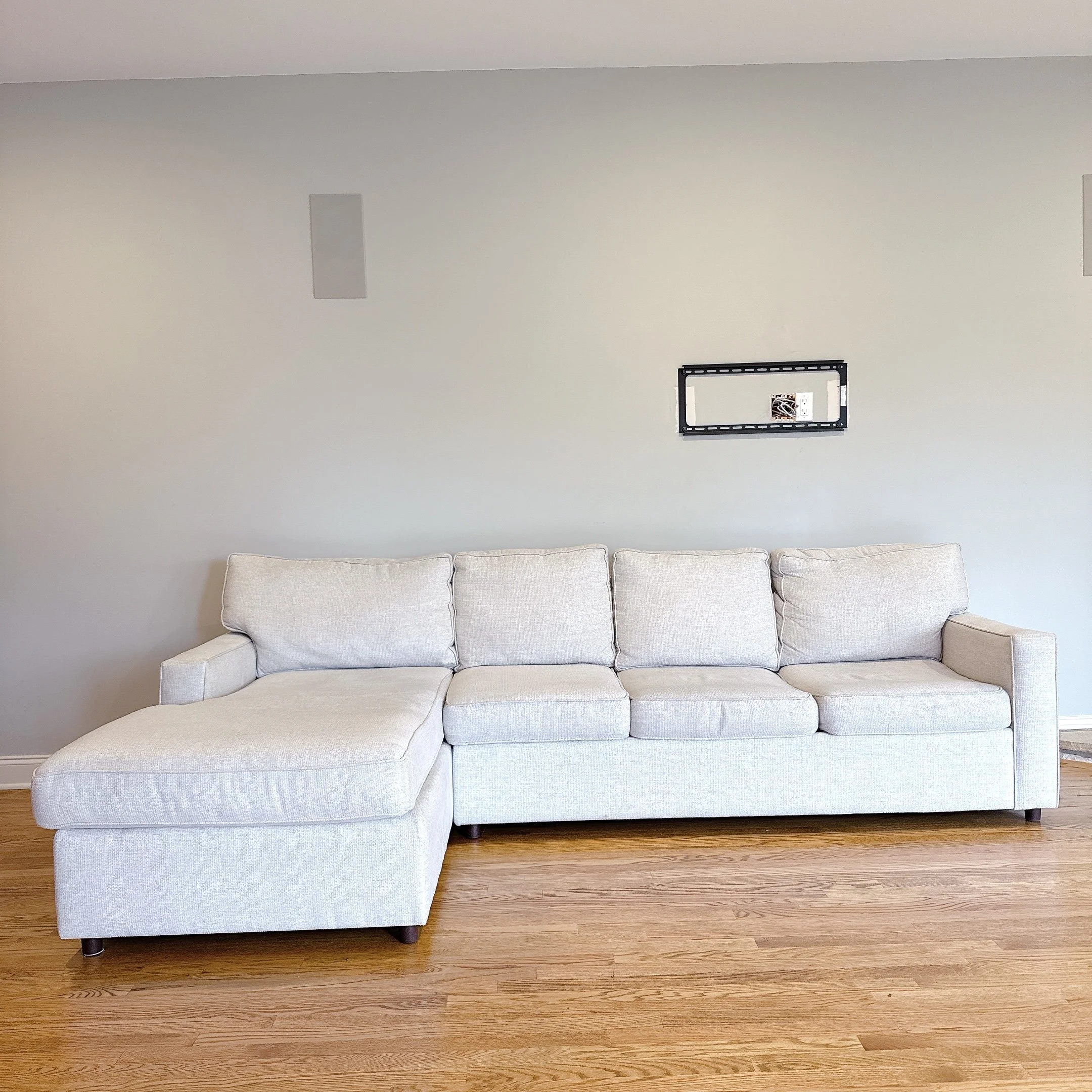 Rowe Furniture Two-Piece Sectional Sofa with Queen Sleeper