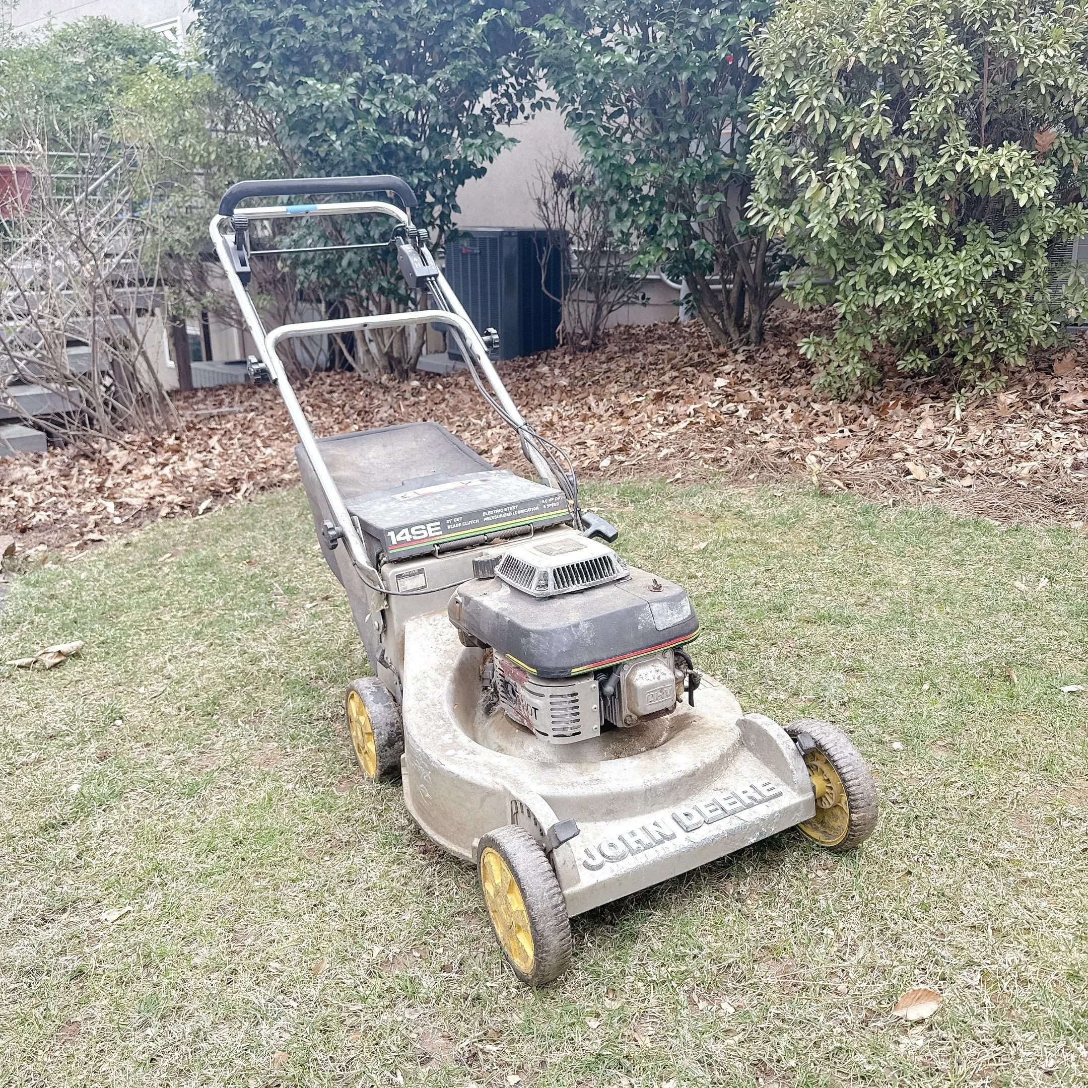 JOHN DEERE 14SE Walk-Behind Mower