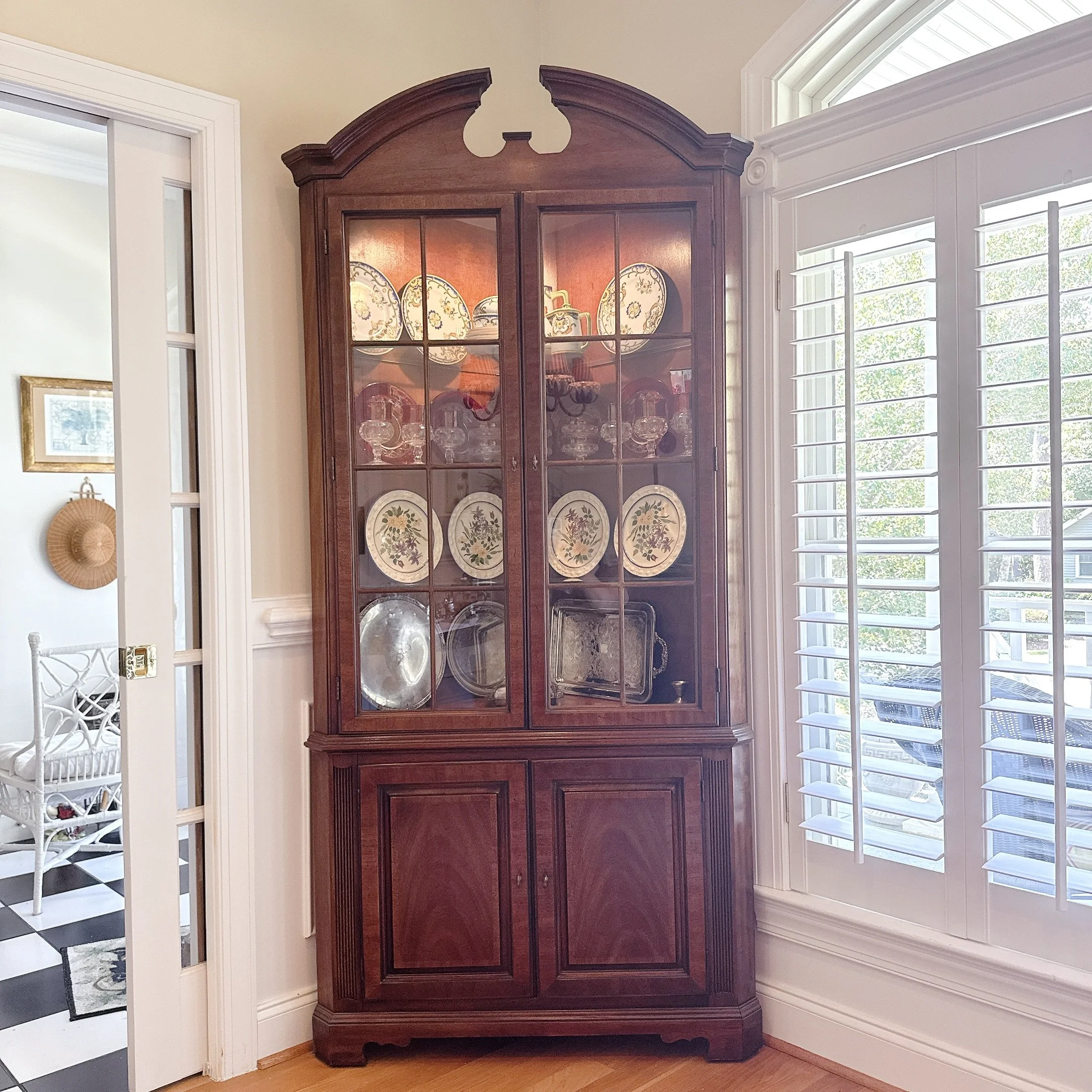 Vintage Thomasville Lighted Corner Cabinet