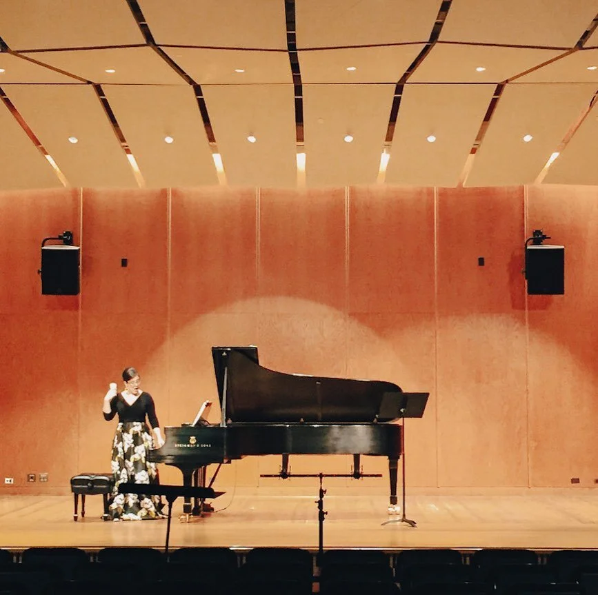 Happy #throwbackthursday ! 

Who doesn&rsquo;t love a good warm-up before a gig? Clearly, I do! Every voice is different, every role/gig is different, so knowing how to warm-up for your voice or your performance needs is invaluable. 

Whether you hav