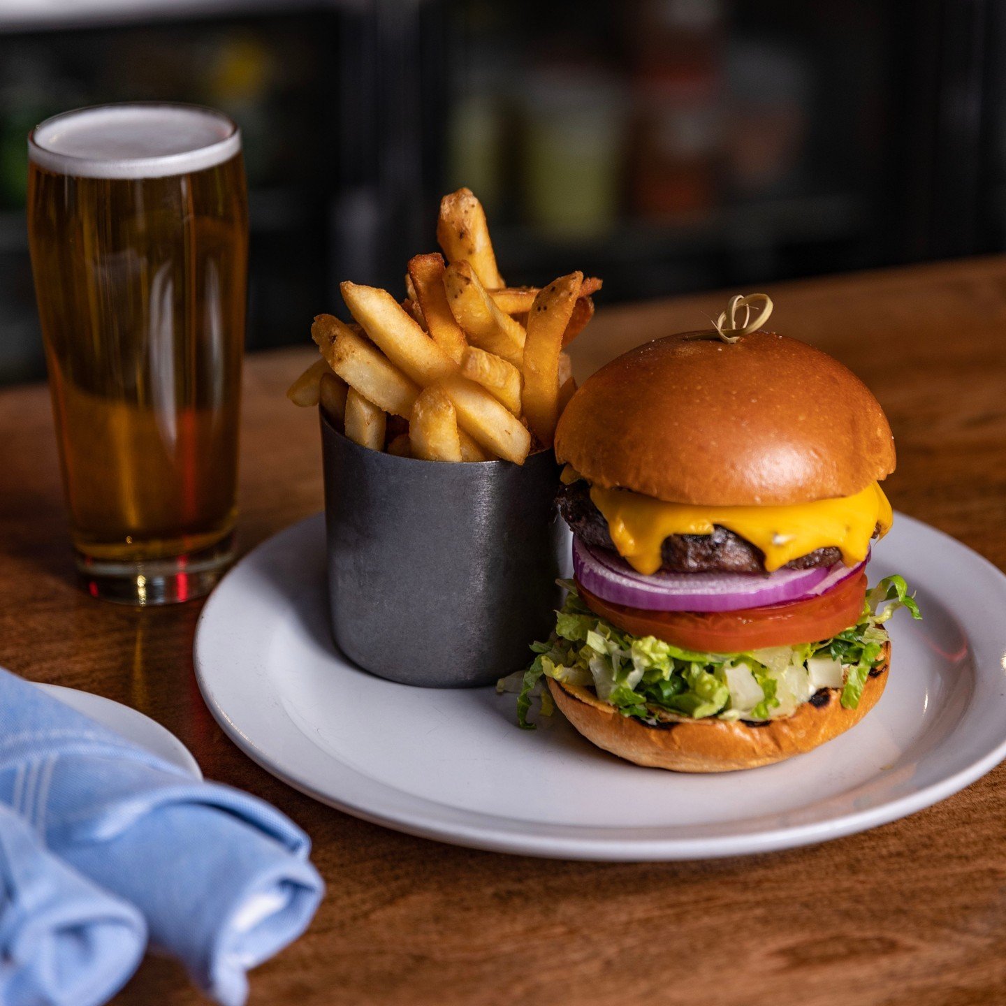 Make Wednesdays your favorite day of the week! Stop by and enjoy any Burger + Beer combo for just $16.
.
.
.
#guslastword #woodridgenj #eatlocal #drinklocal #supportlocal #northjersey #njrestaurants #njeats #cocktails #cocktailbars #craftcocktails #s