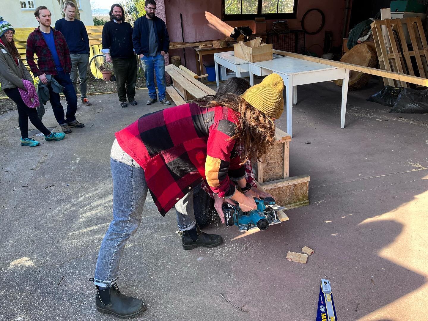 This pic looks like I&rsquo;m doing some necessary work. I&rsquo;m not. 🤣 But we had the most wonderful day learning some DIY tips this weekend @forgan_arts_centre. 

Take a peek at their website- there&rsquo;s such an array of workshops, classes, a