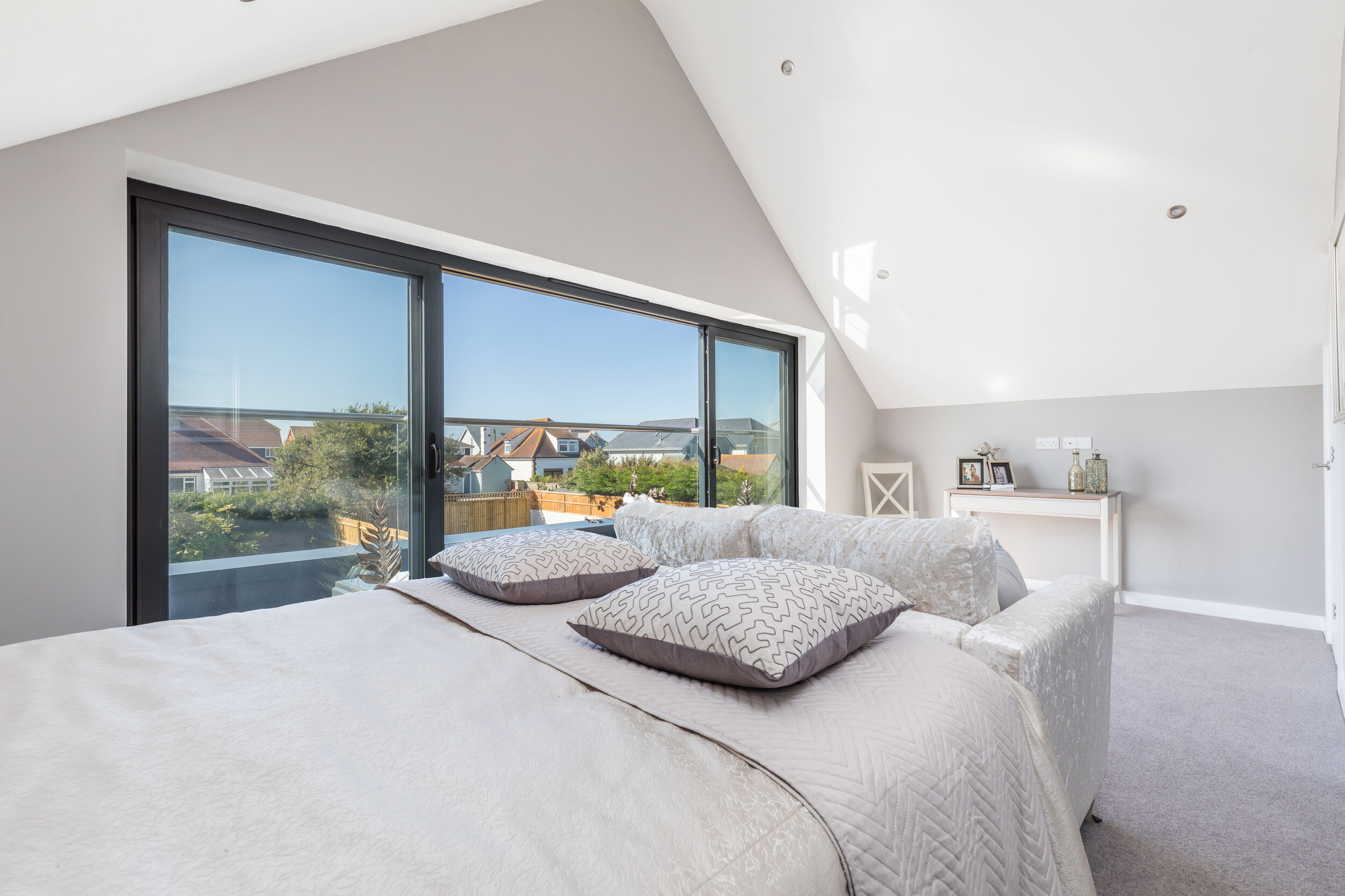 bedroom c.jpg