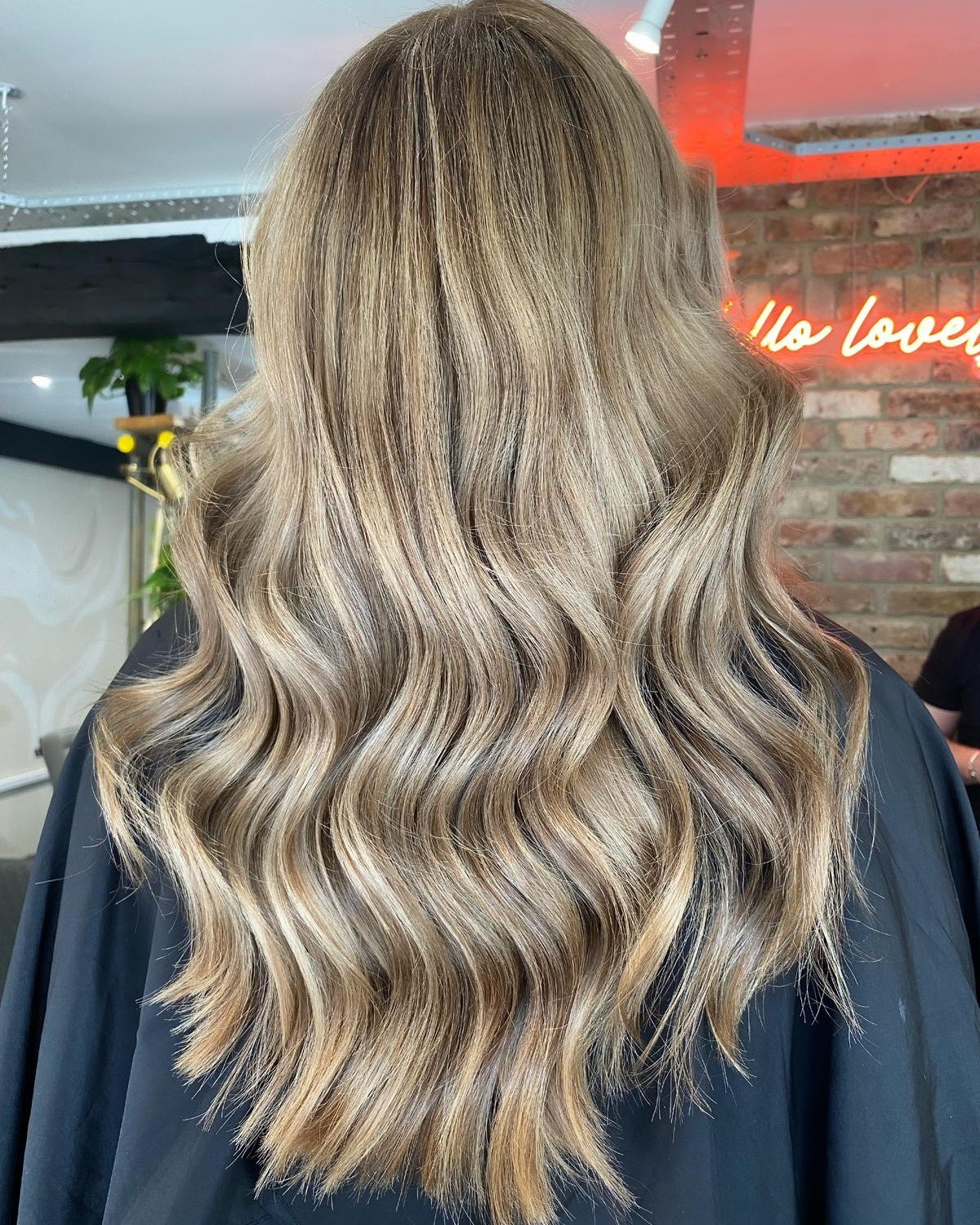From blonde 👉 beautiful bronde 💛🤎

Highlights and lowlights, root melt, toner finished with a cut and style by the amazing @hairbymadisonmear_ 🙌

📞 01903 205721
🖥️ joshualukes.co.uk

.
.
.

#hair #wella #wellacolour #wellahair #wellaprofessiona