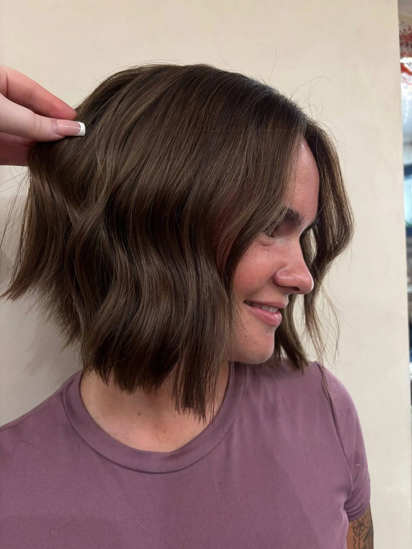 Did someone say Autumn refresh!? This lovely is smiling for a reason 😍🤎

From long golden hair to a sleek, glossy, rich brown bob - now this is a moment 🙌 using our faves @wellahair Colour Touch ⭐ 

📸 by @hairbymadisonmear_ 

.
.
.

#hair #hairst