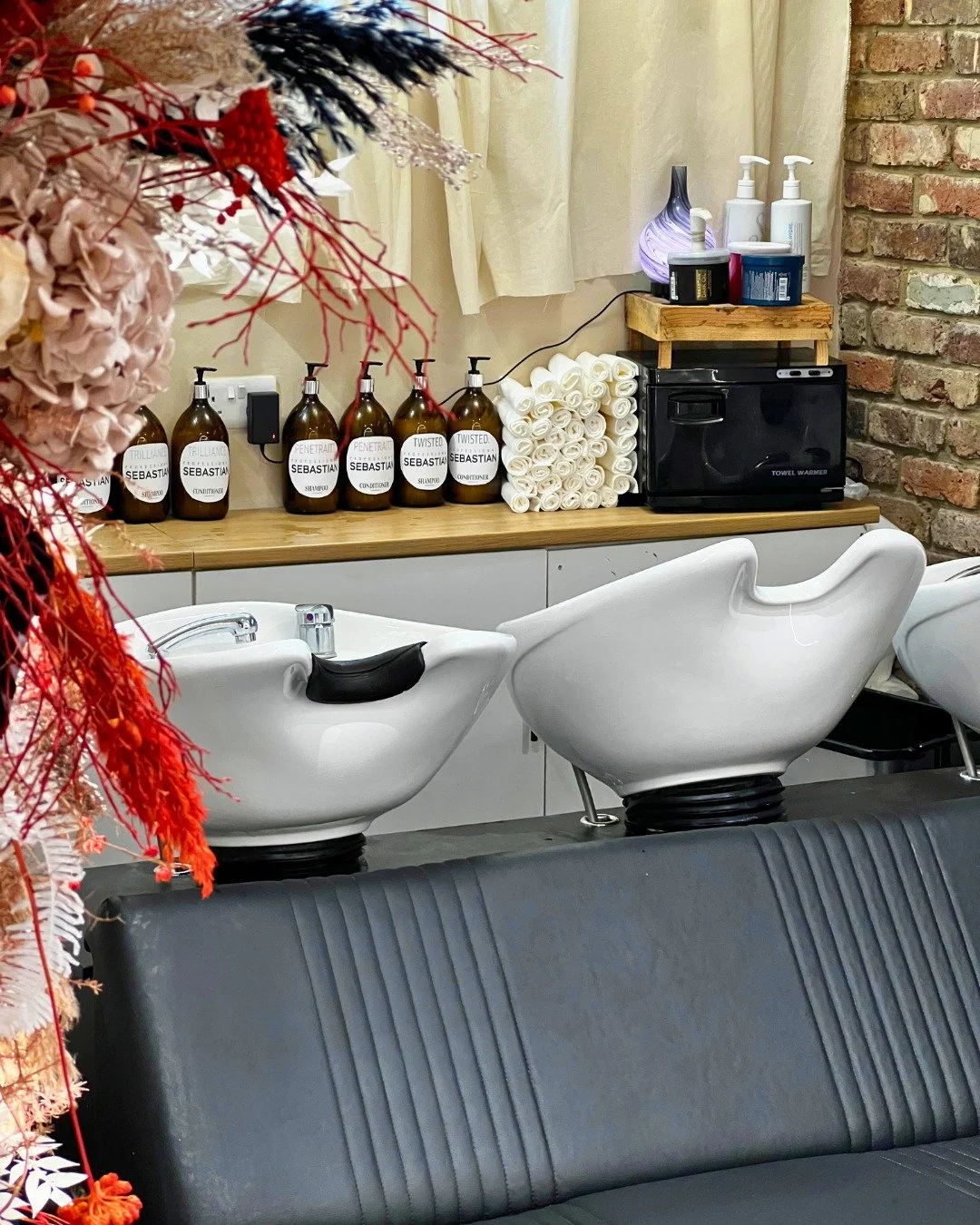 POV: You&rsquo;ve made it to the best bit 🧖&zwj;♀️🫧

Did you know shampooing helps detox the scalp, improve circulation and prep your hair for the perfect finish, all while giving you a few minutes of calm.

...no wonder it&rsquo;s everyone&rsquo;s