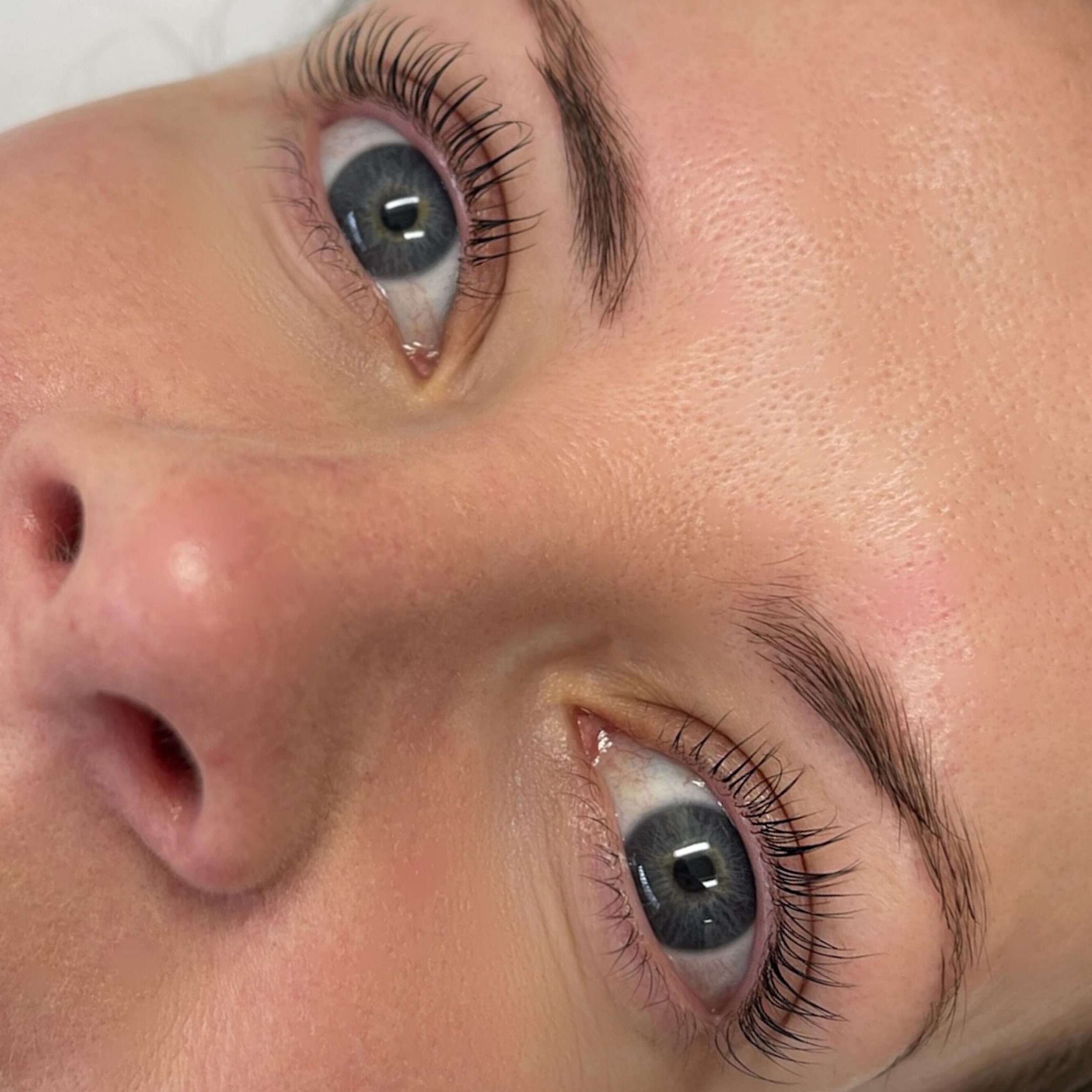 Would you believe us if we told you these are her natural lashes?!

We love a lash lift and tint to:

✨ make your natural lashes appear longer, fuller, and darker without the need for mascara 
✨ cut down on your morning routine
✨ provide a low-mainte