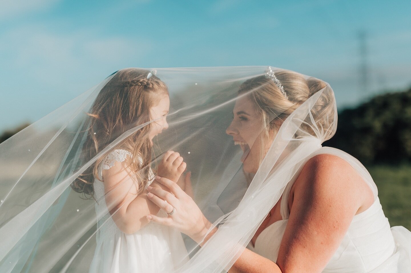 A look back at one of my favourite photos at the wonderful @theglasshousestaining ❤️

Photo + Video package available! 🎥📸 

Link in bio😎
&bull;
&bull;
#2025bride #2025bridetobe #newlyengaged #gettingmarriedin2025
#imgettingmarried #isaidyestothedr