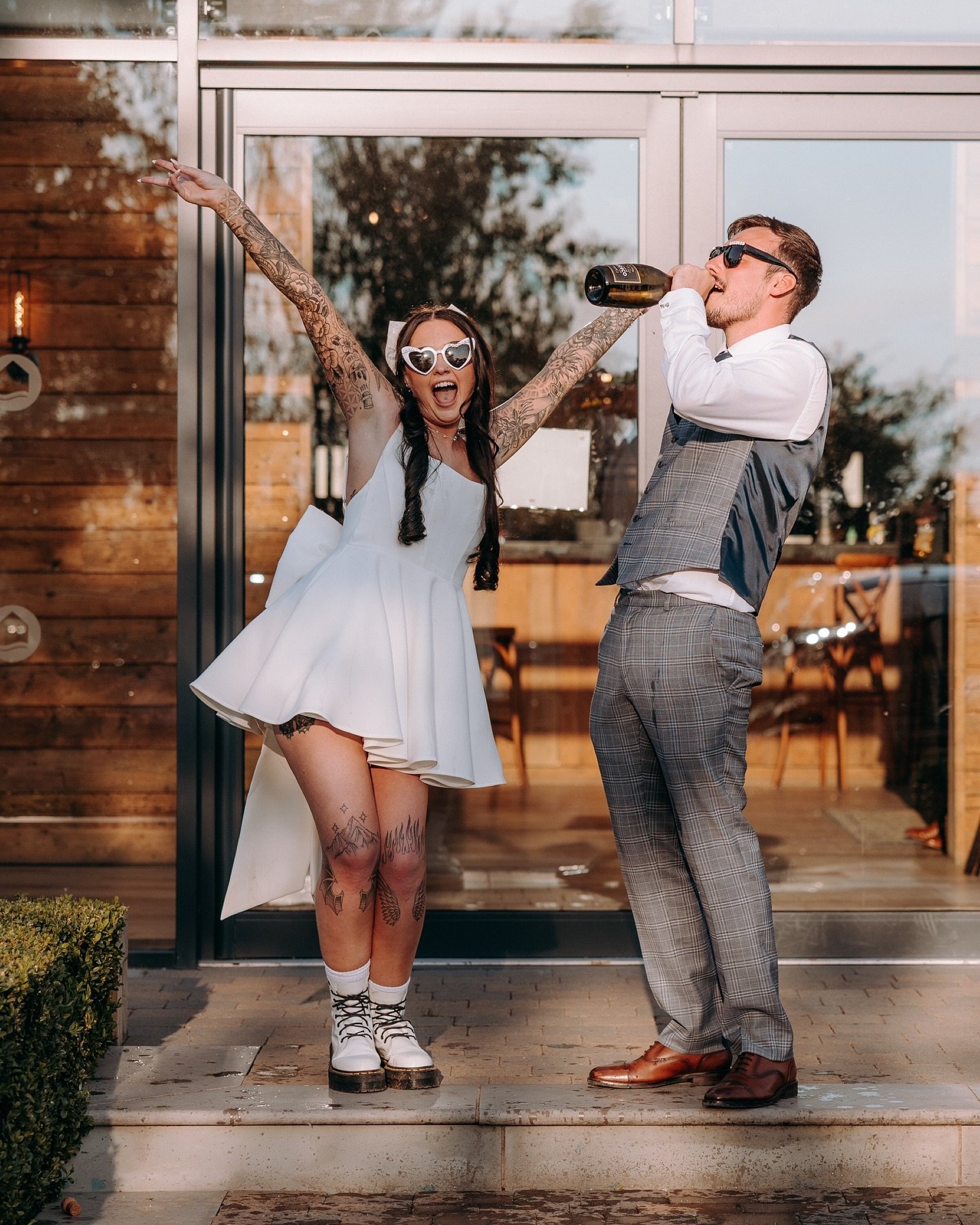 First time at the @riverbarnweddings for me yesterday - what a blast Ella &amp; Jake were and a dream to work with🫶🔥

The weather was absolutely blistering, warmest wedding of the year so far🥵

Thanks @riverbarnweddings for keeping me fed and wate