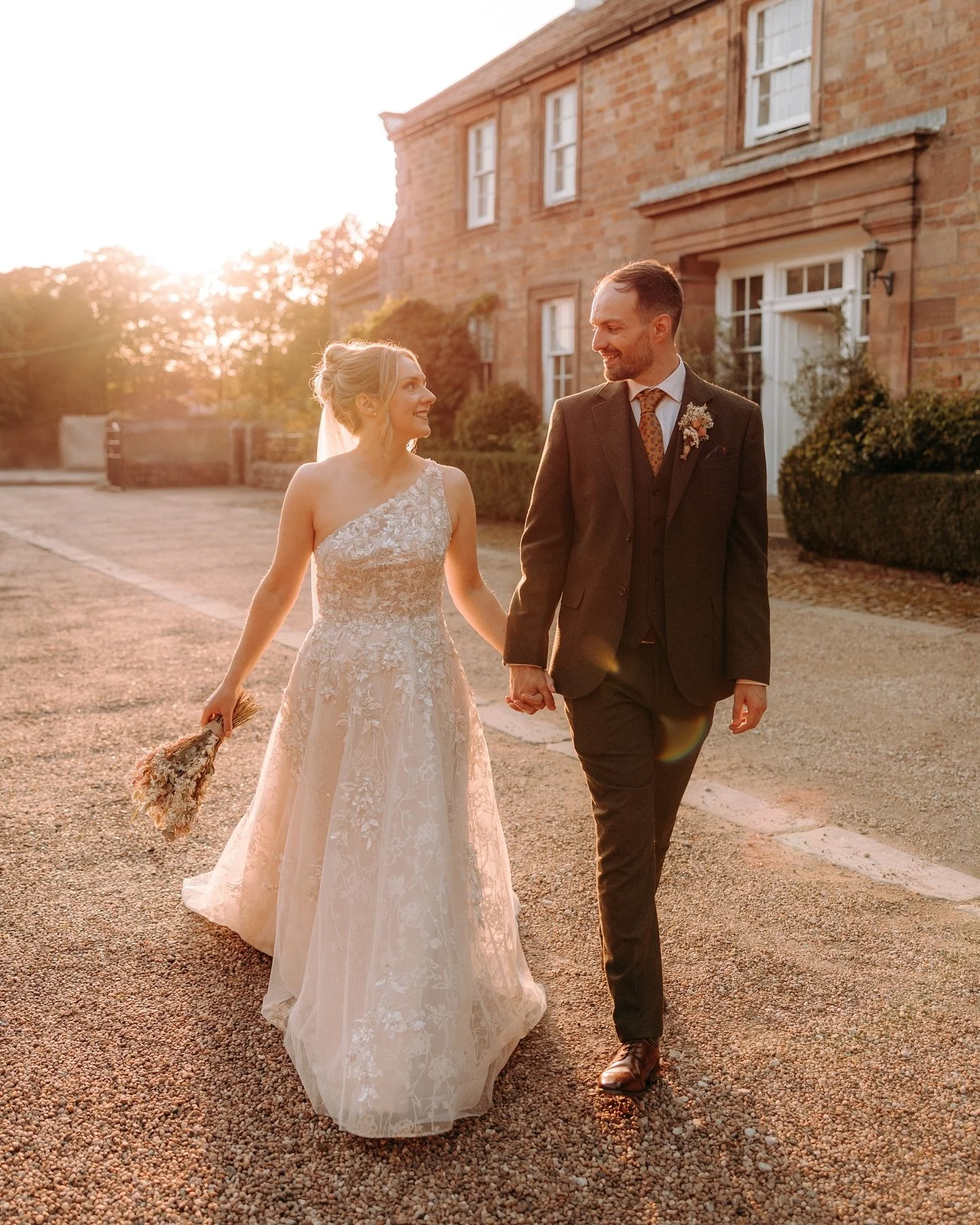 A peak into this gorgeous day a couple of weeks ago at @browsholmeweddings with Pip &amp; James🫶
&bull;
&bull;
Working with a smashing group of other suppliers!
@oxfambridalyork 
@kerrybakermua 
@ribblevalleybridalhair 
@joules 
@rosie_ida_flowers 
