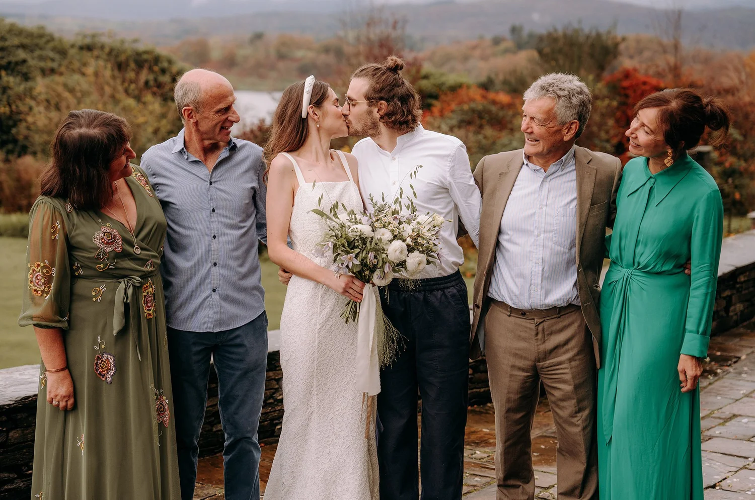 Relaxed wedding photographs at Cragwood