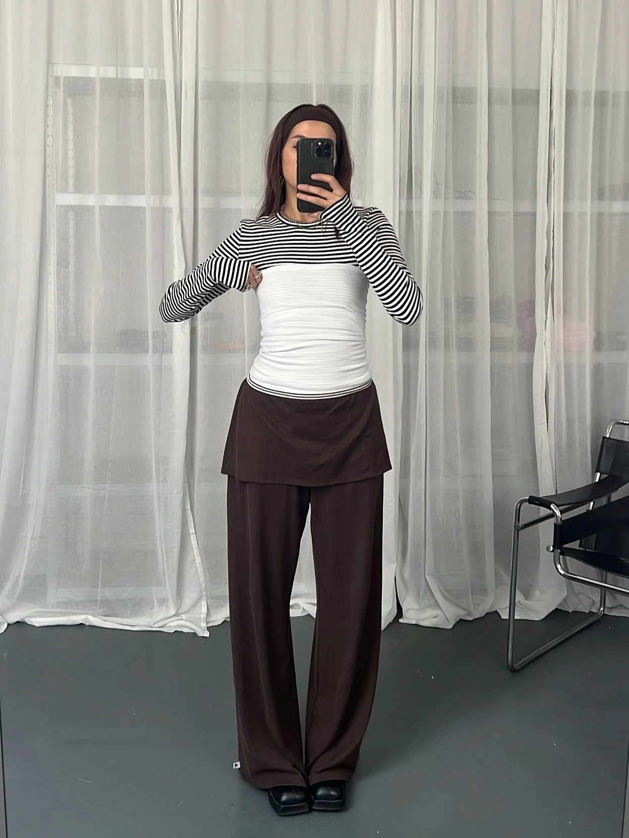 Deux looks, une m&ecirc;me pi&egrave;ce coup de c&oelig;ur 🤎 

Le pantalon Cottaly, votre petit chouchou de cette nouvelle collection ! Adaptable avec pleins de pi&egrave;ces disponibles sur le site comme l&rsquo;iconique manches longues AUD REY (un