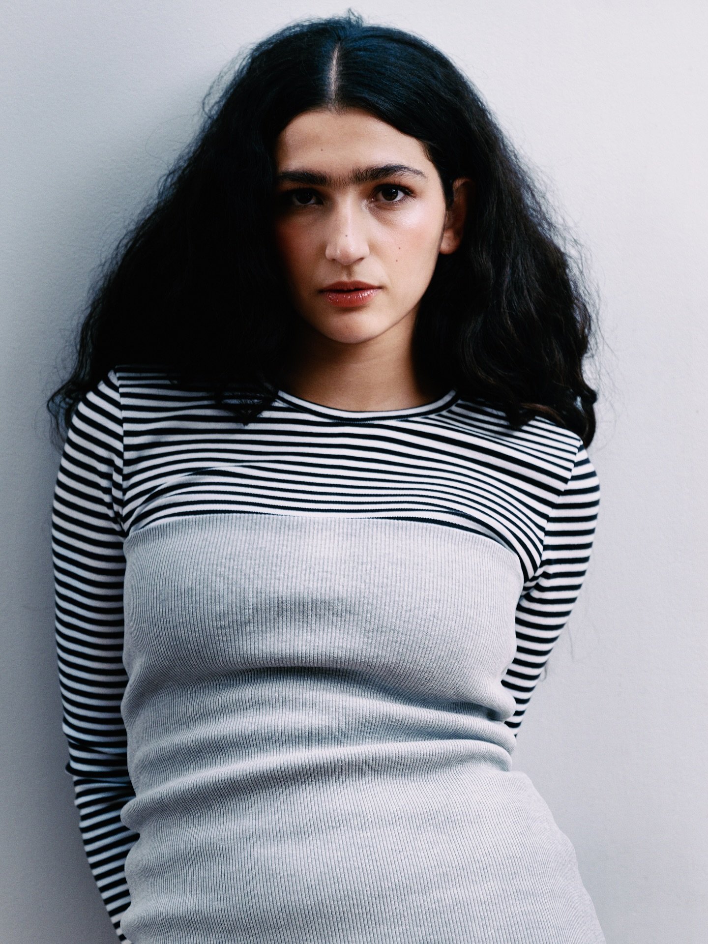 Une seule pi&egrave;ce, plusieurs fa&ccedil;ons de la porter. 

Ce bustier, je l&rsquo;ai imag&eacute; pour s&rsquo;adapter &agrave; ton envie, &agrave; la saison et &agrave; la fa&ccedil;on dont tu te sens dans ton corps ce jour l&agrave;. 

Port&ea