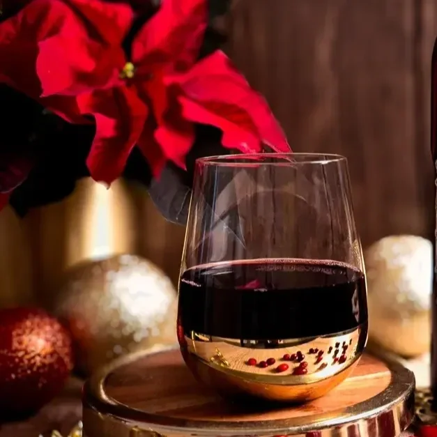 8 Best Non-Alcoholic Wines for Thanksgiving Dinner