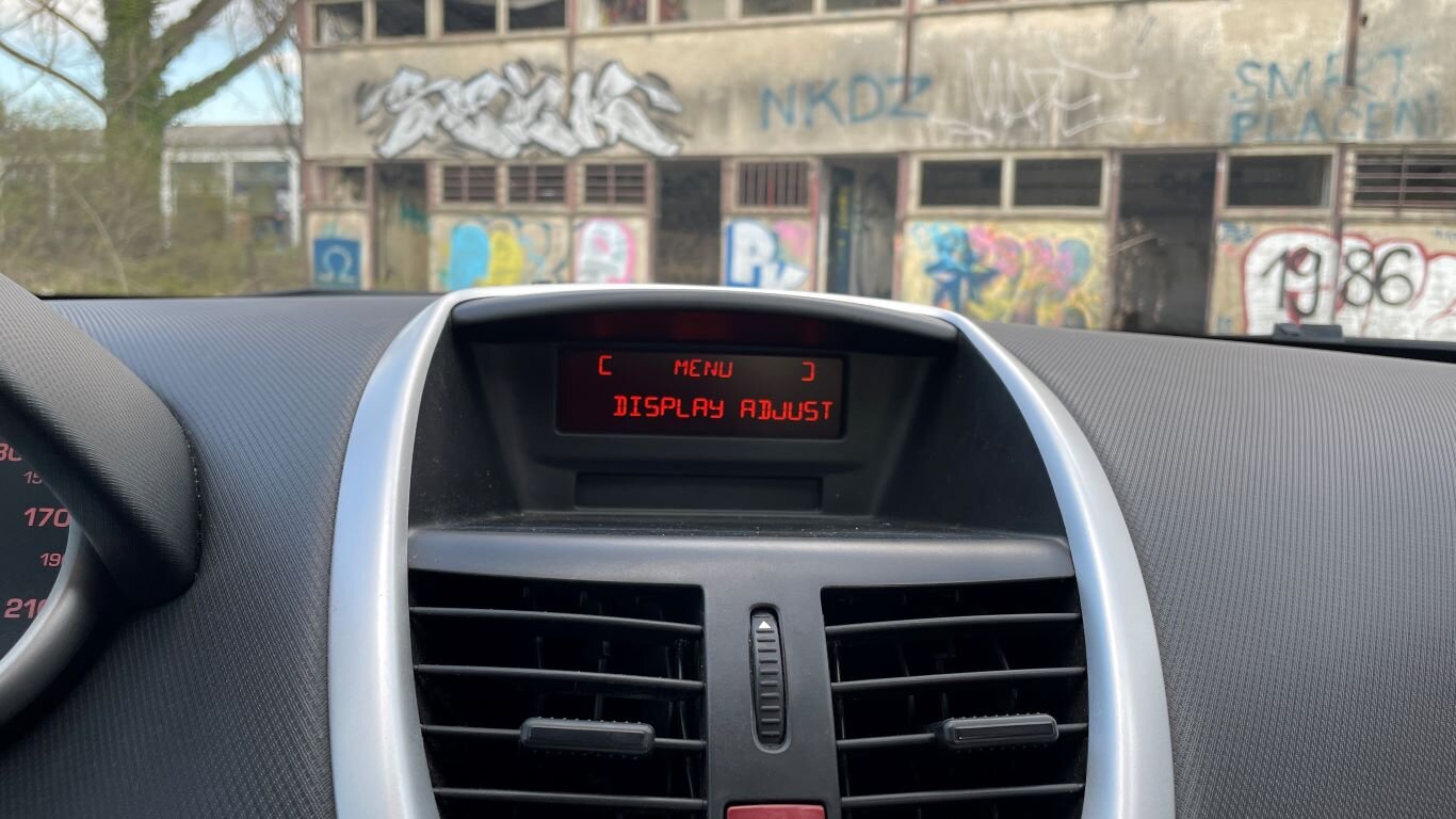 Peugeot 207 display (Copy)
