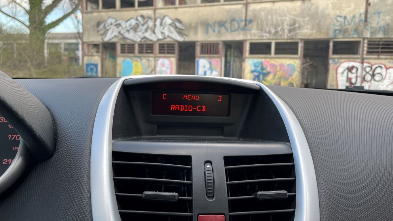 Peugeot 207 radio (Copy)