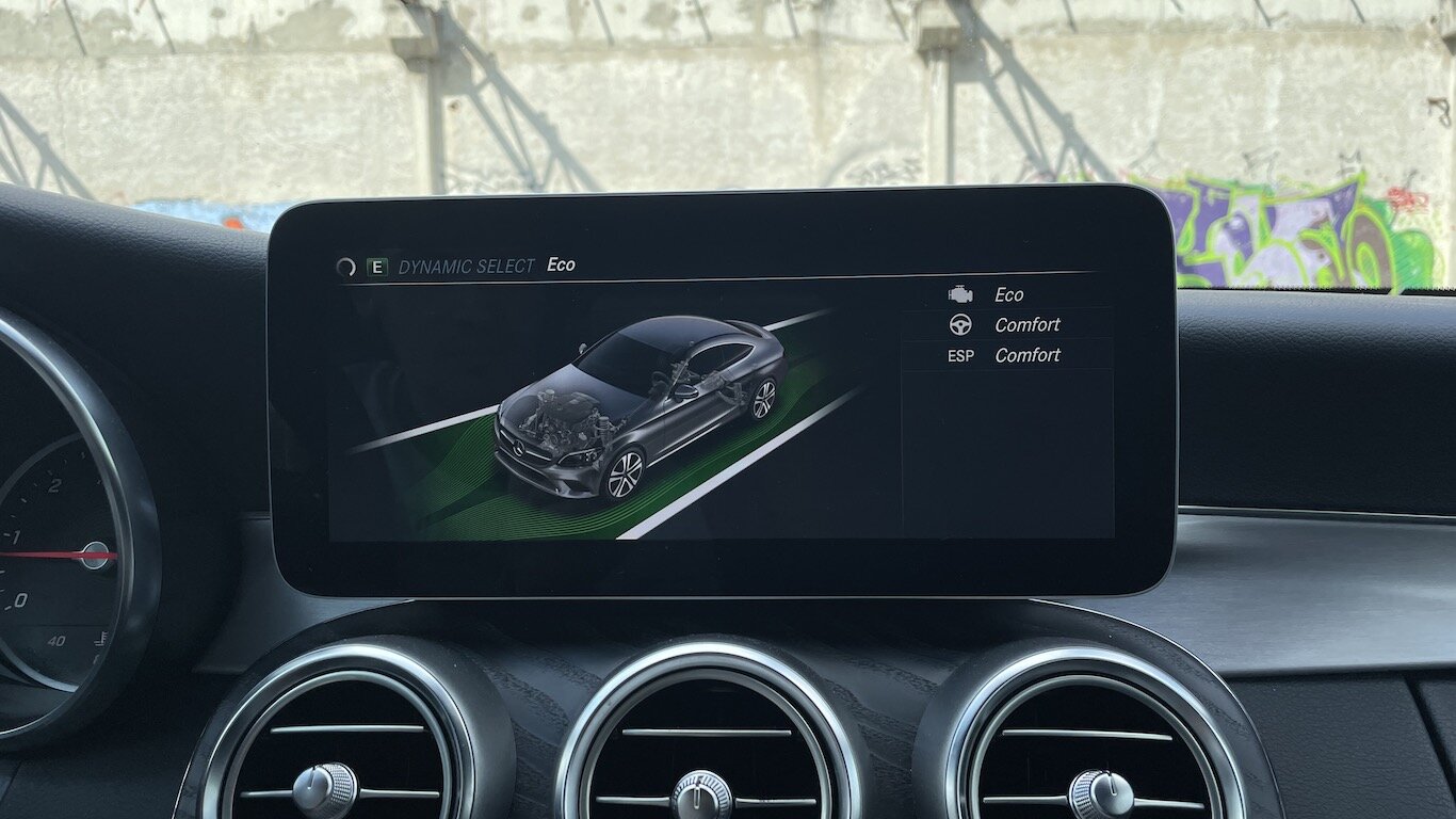 Mercedes C-coupe Infotainment mod vožnje (Copy)